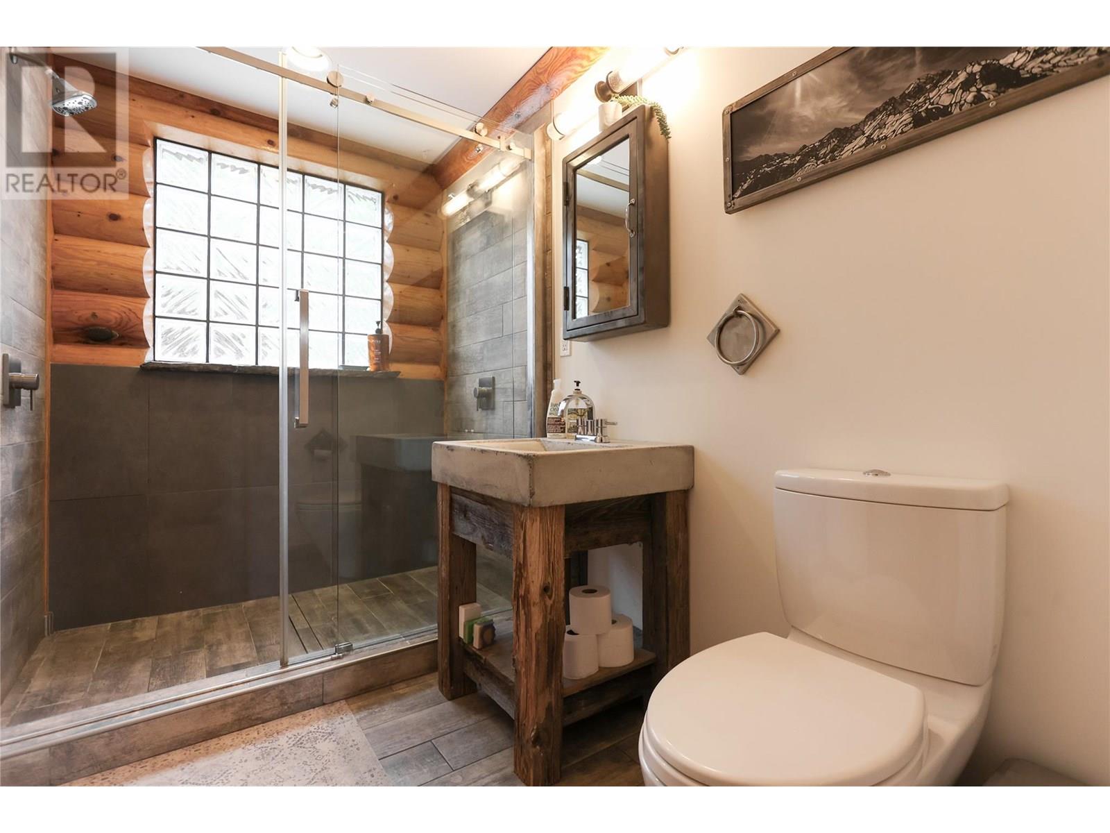 6580 6 Highway, Ymir, British Columbia  V0G 2K0 - Photo 31 - 10356835