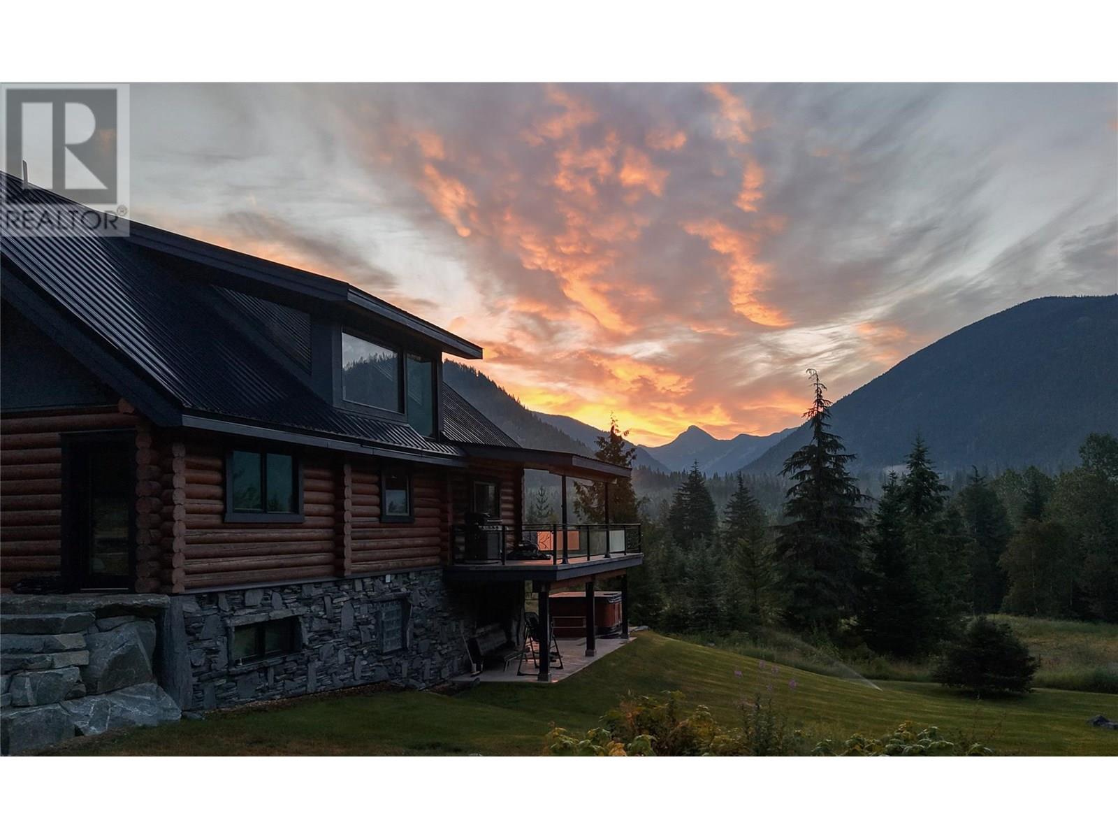 6580 6 Highway, Ymir, British Columbia  V0G 2K0 - Photo 4 - 10356835