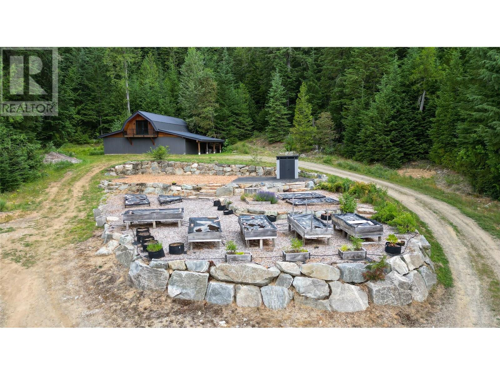 6580 6 Highway, Ymir, British Columbia  V0G 2K0 - Photo 71 - 10356835