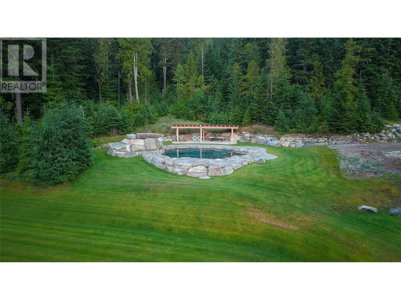 6580 6 Highway, Ymir, British Columbia  V0G 2K0 - Photo 8 - 10356835