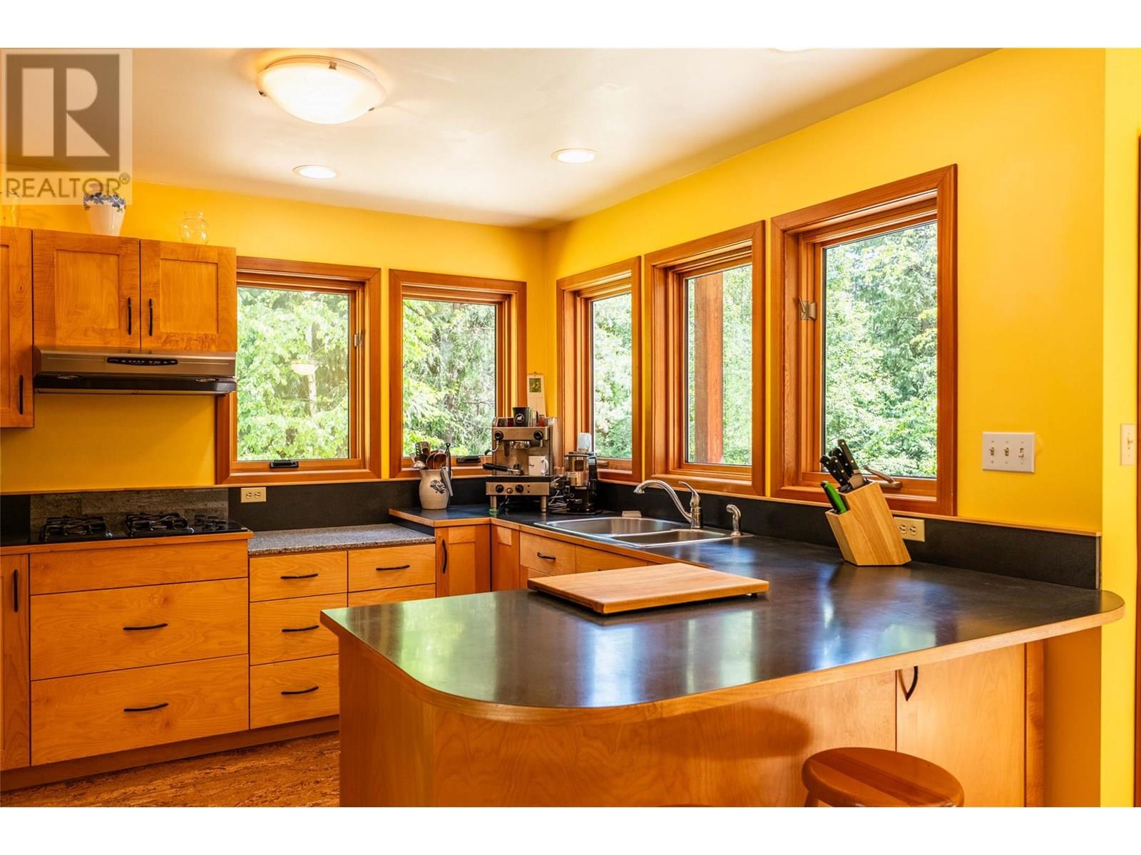 3675 Thompson Road, Bonnington Falls, British Columbia  V0G 2G3 - Photo 6 - 10350788