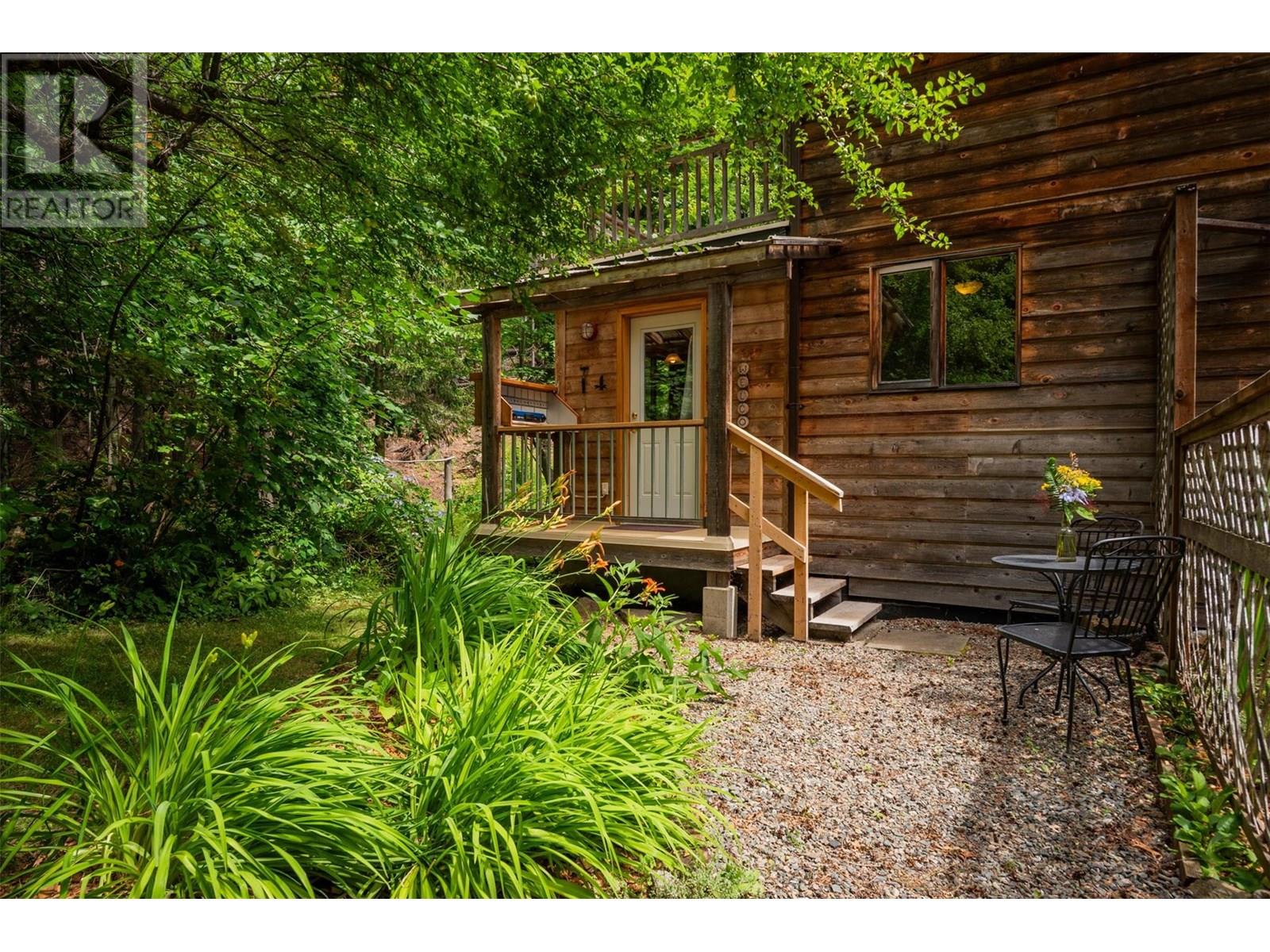 1116 C Avenue, Kaslo, British Columbia  V0G 1M0 - Photo 12 - 10355962