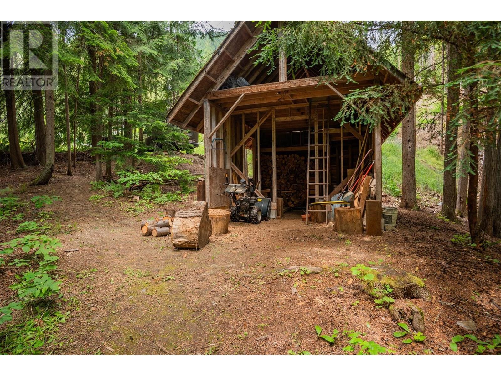 1116 C Avenue, Kaslo, British Columbia  V0G 1M0 - Photo 15 - 10355962