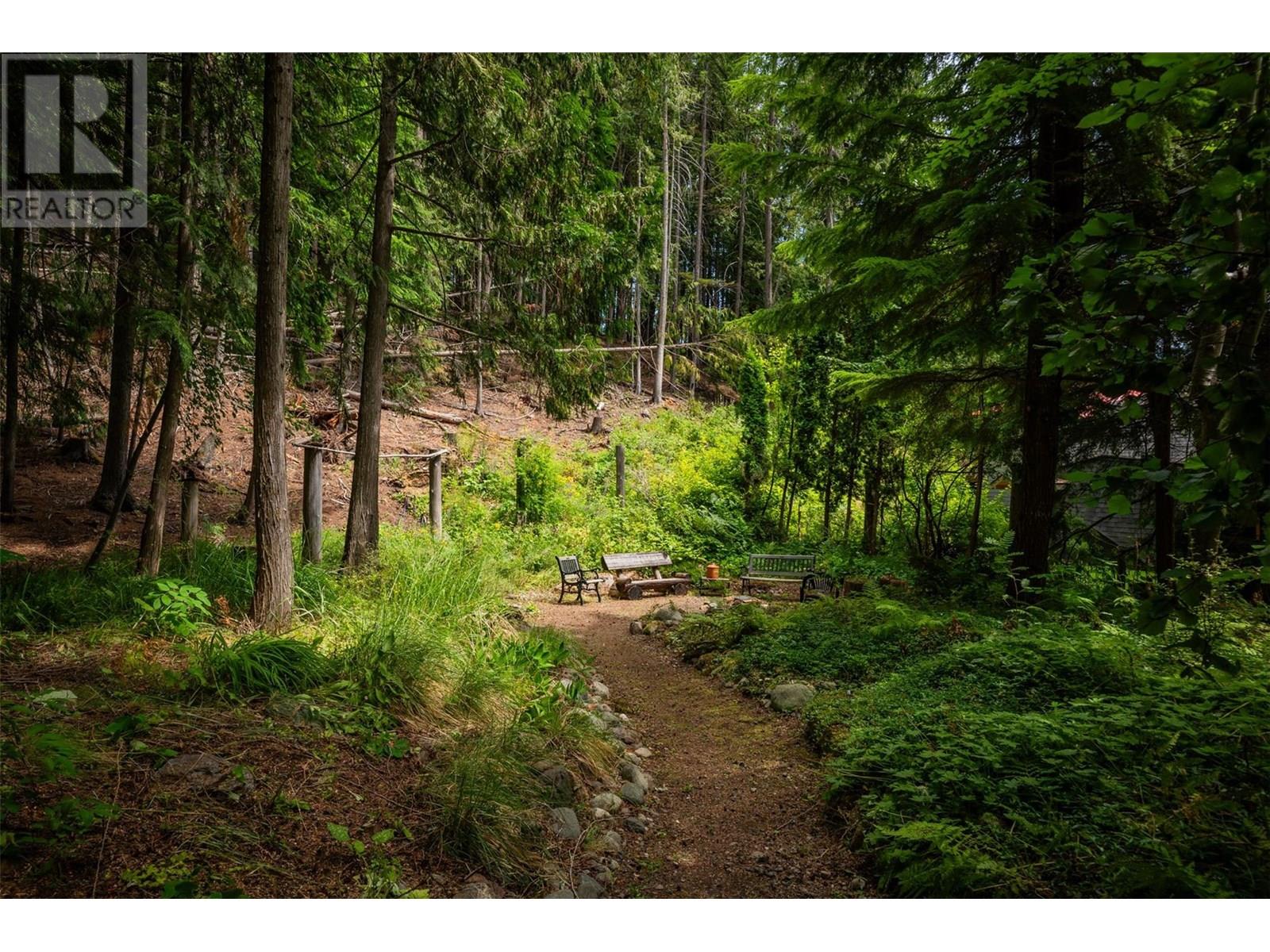 1116 C Avenue, Kaslo, British Columbia  V0G 1M0 - Photo 19 - 10355962