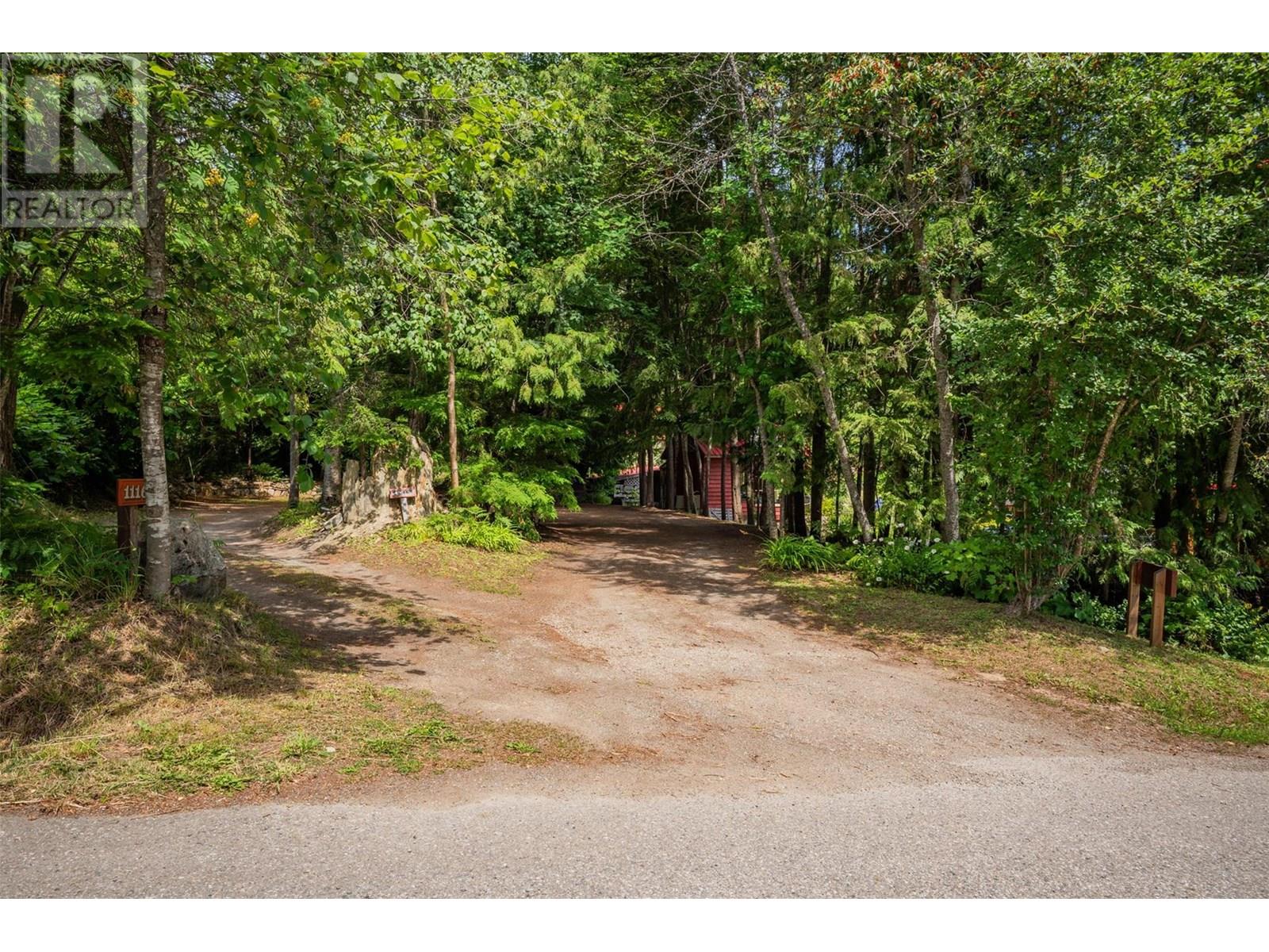 1116 C Avenue, Kaslo, British Columbia  V0G 1M0 - Photo 2 - 10355962