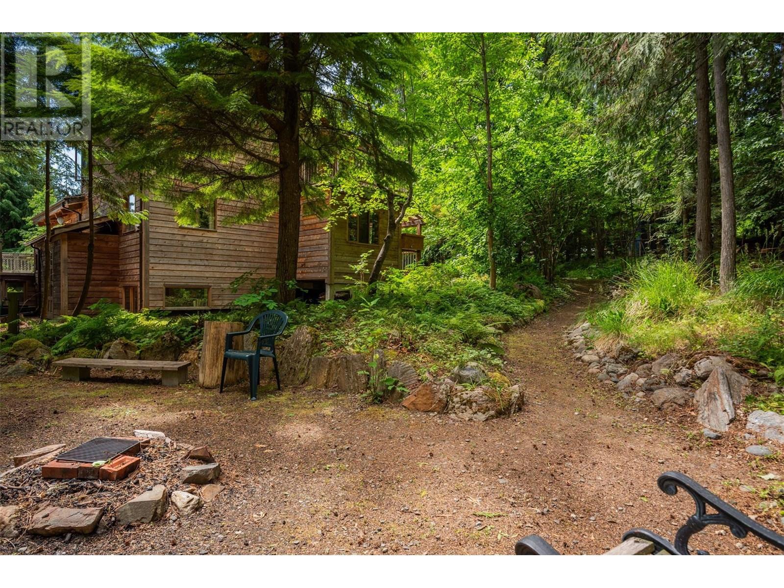 1116 C Avenue, Kaslo, British Columbia  V0G 1M0 - Photo 20 - 10355962