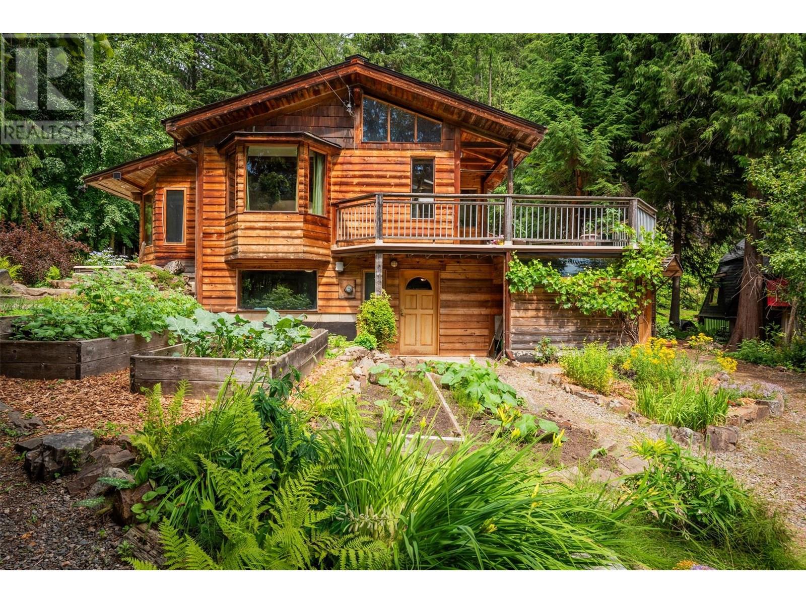 1116 C Avenue, Kaslo, British Columbia  V0G 1M0 - Photo 22 - 10355962