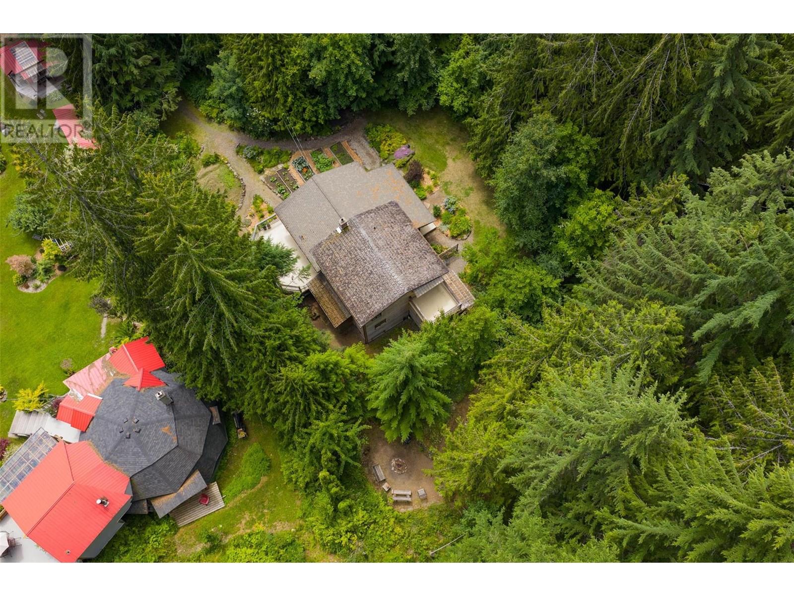 1116 C Avenue, Kaslo, British Columbia  V0G 1M0 - Photo 26 - 10355962