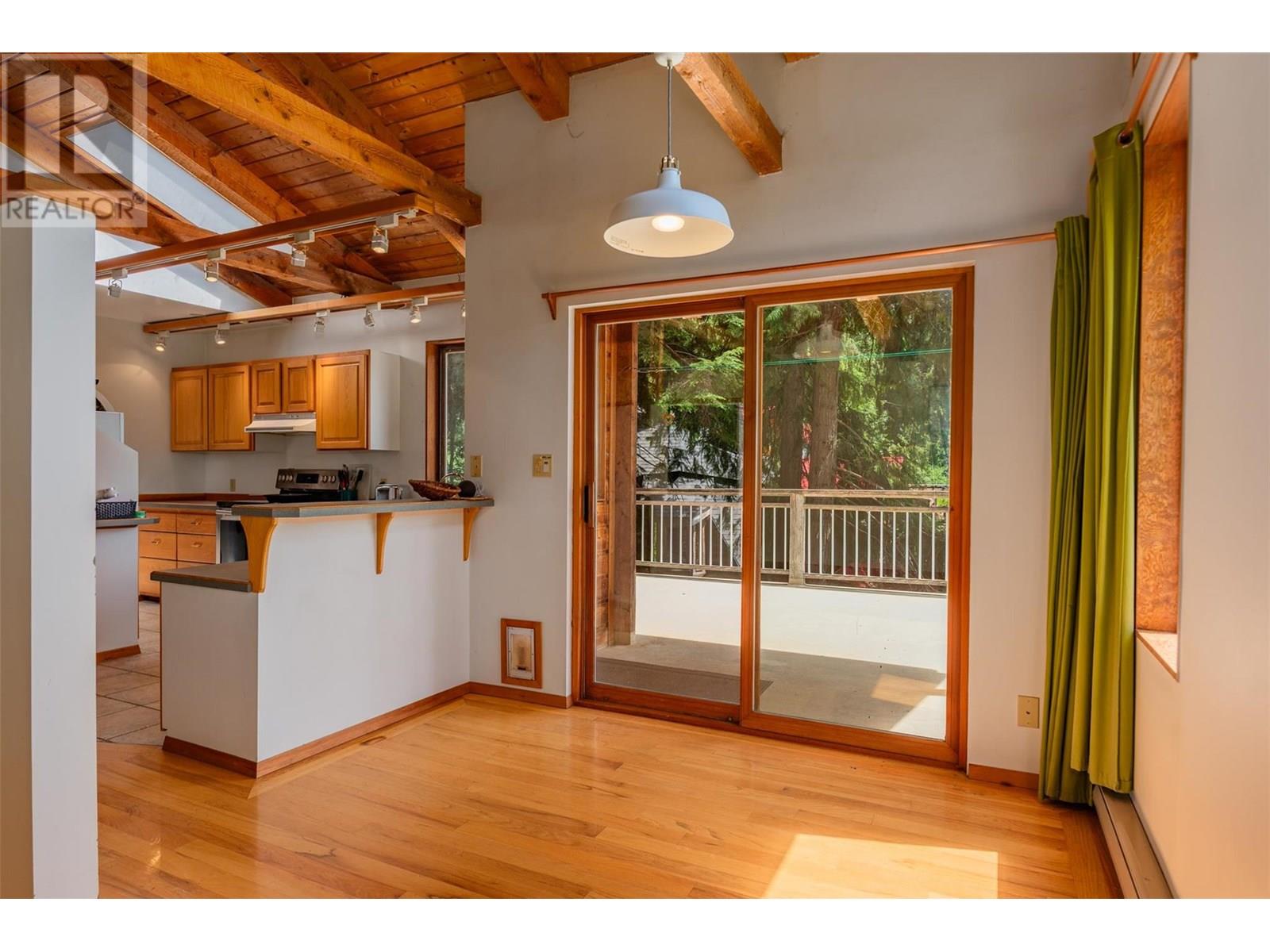1116 C Avenue, Kaslo, British Columbia  V0G 1M0 - Photo 33 - 10355962