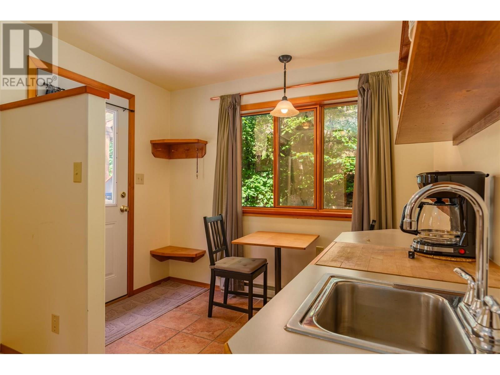 1116 C Avenue, Kaslo, British Columbia  V0G 1M0 - Photo 45 - 10355962