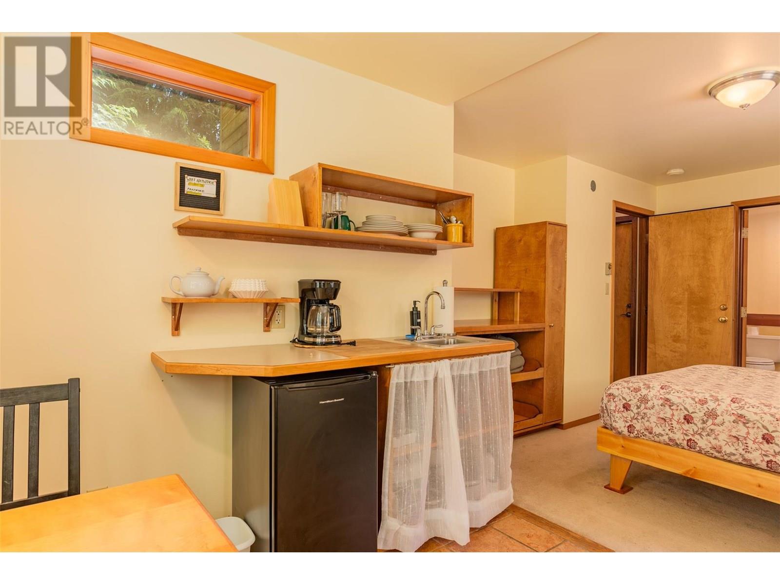 1116 C Avenue, Kaslo, British Columbia  V0G 1M0 - Photo 46 - 10355962