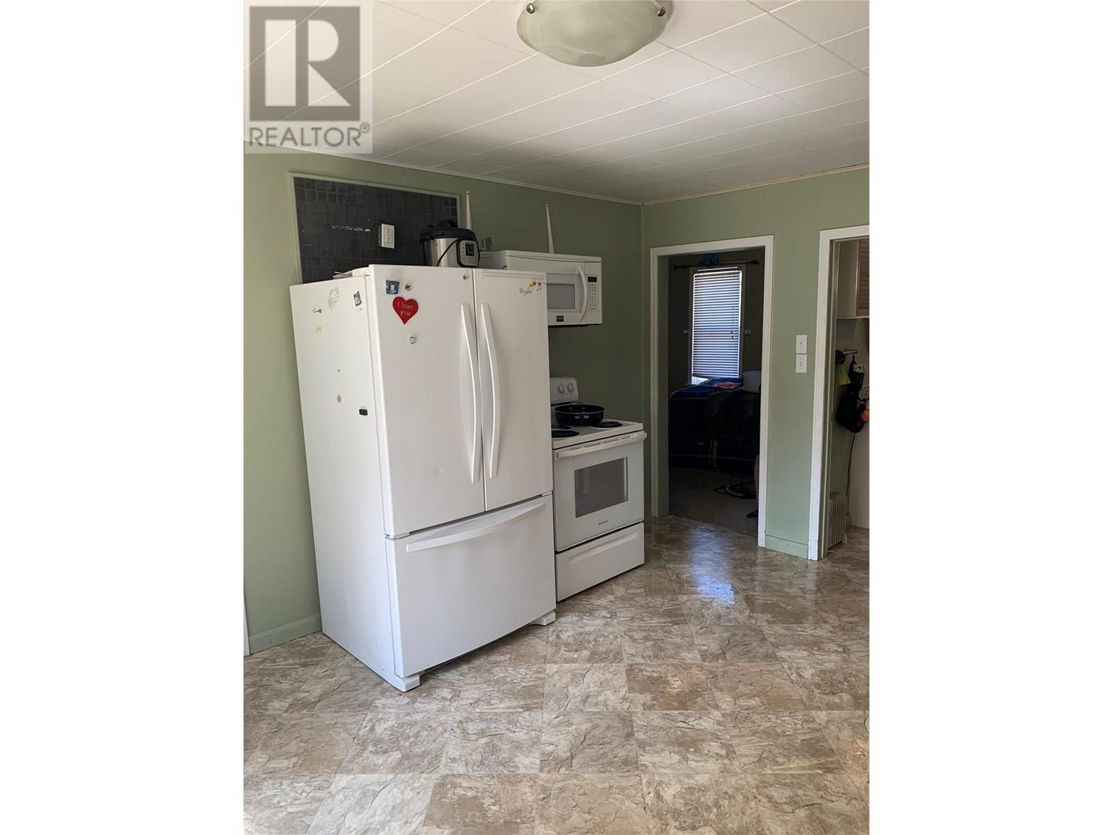 572 6 Highway, Nakusp, British Columbia  V0G 1R1 - Photo 11 - 10357088