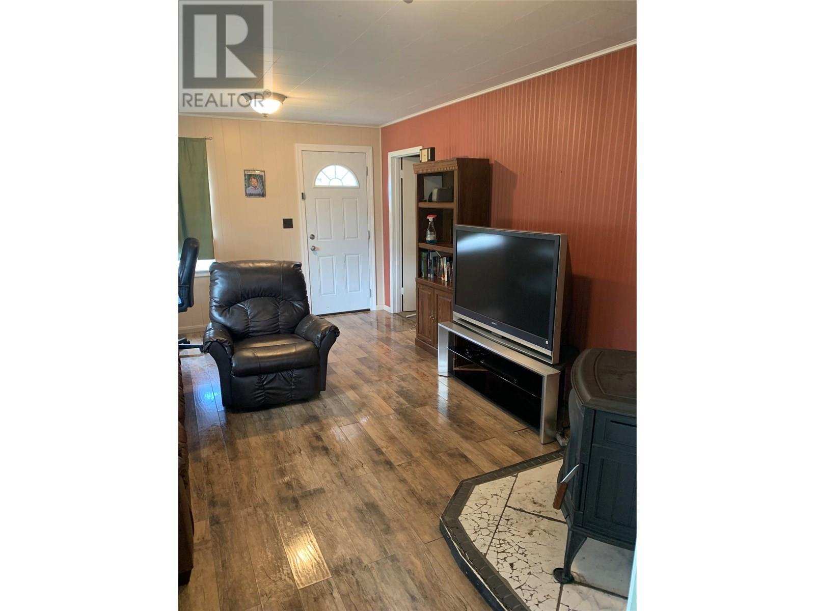 572 6 Highway, Nakusp, British Columbia  V0G 1R1 - Photo 14 - 10357088