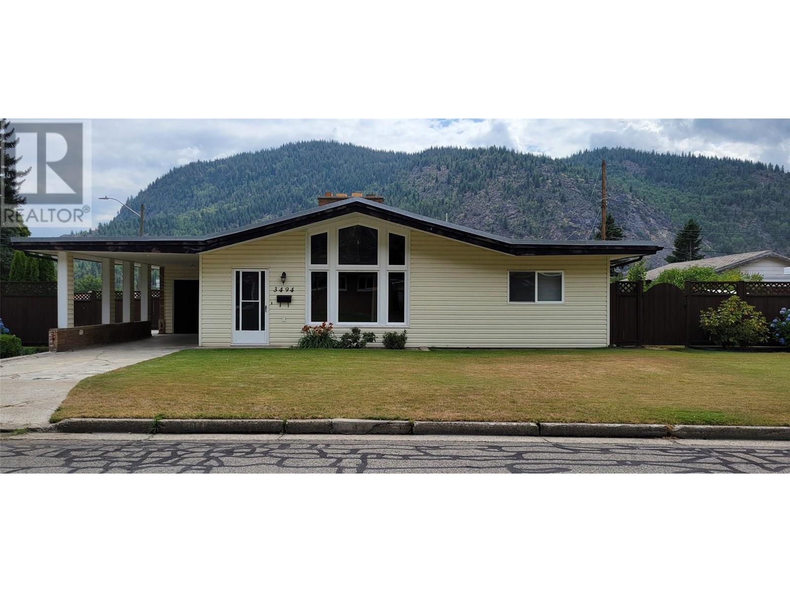 3494 Aster Drive, Trail, British Columbia  V1R 2X3 - Photo 1 - 10356971