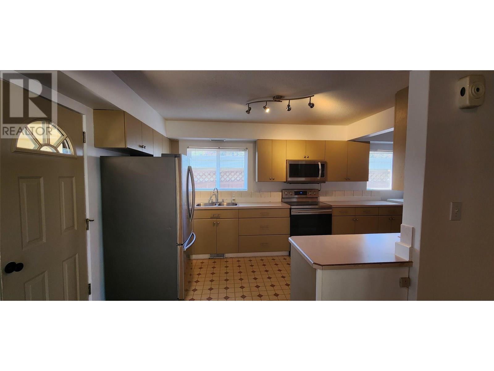 3494 Aster Drive, Trail, British Columbia  V1R 2X3 - Photo 12 - 10356971