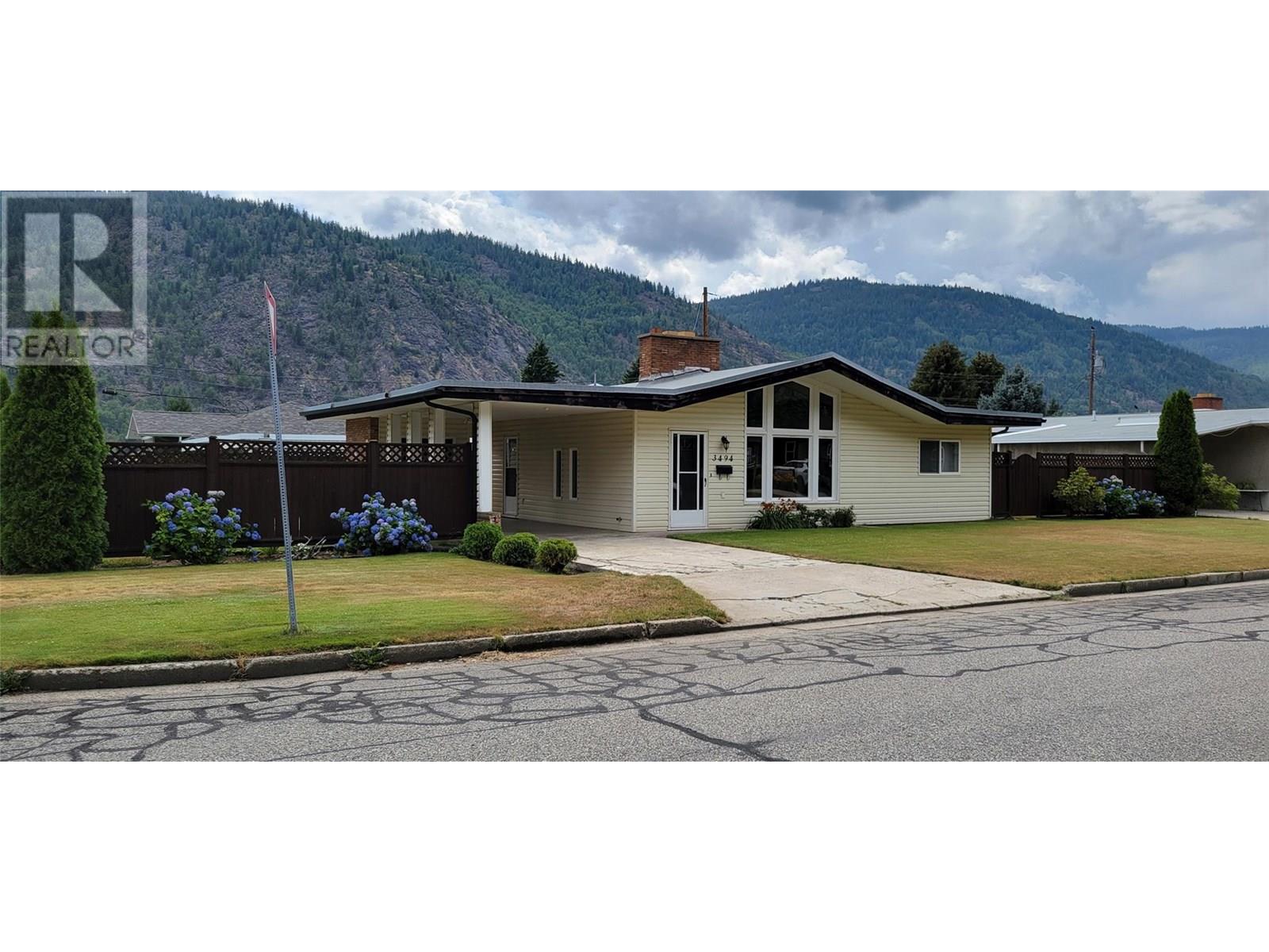 3494 Aster Drive, Trail, British Columbia  V1R 2X3 - Photo 3 - 10356971