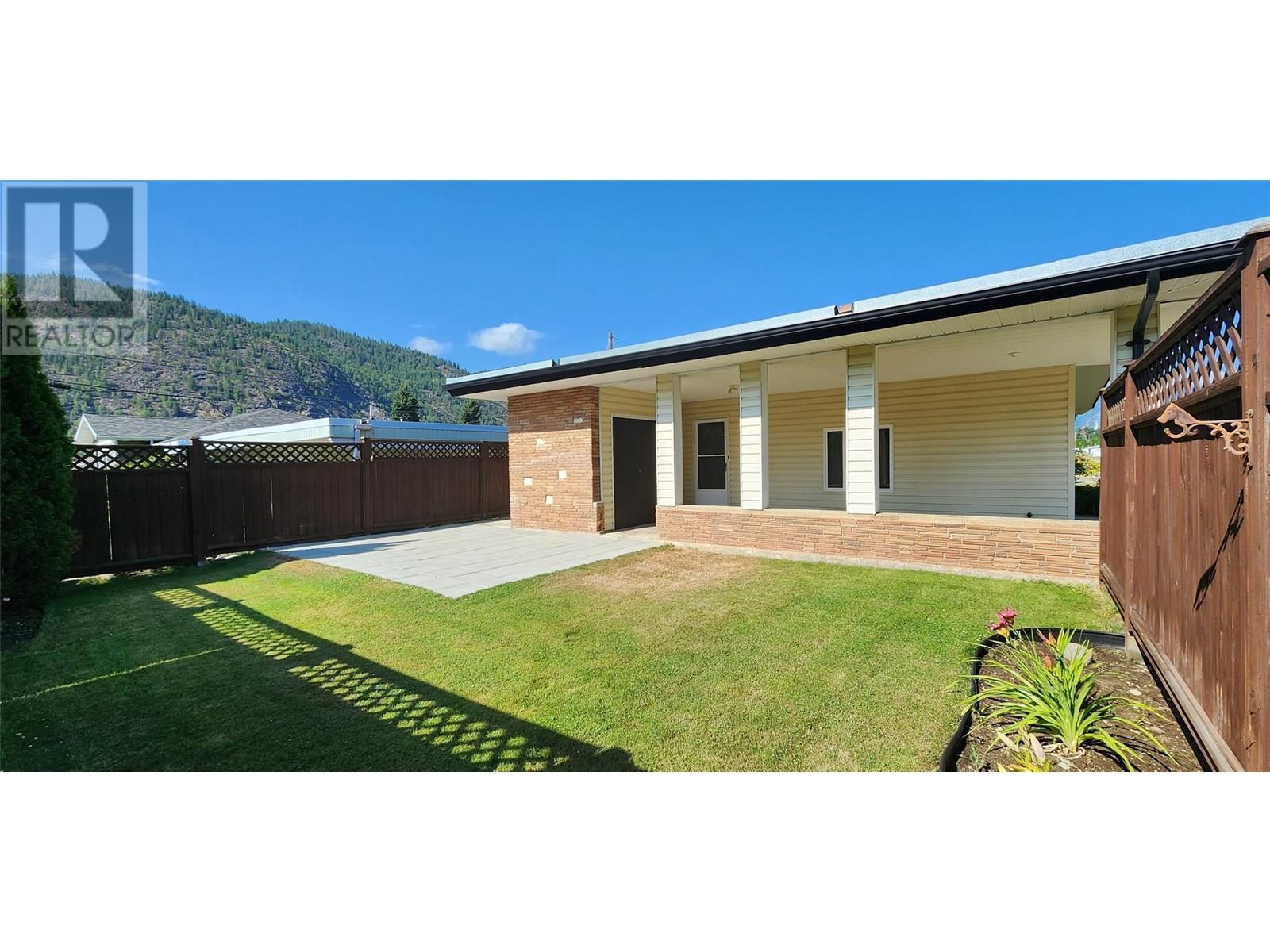 3494 Aster Drive, Trail, British Columbia  V1R 2X3 - Photo 4 - 10356971