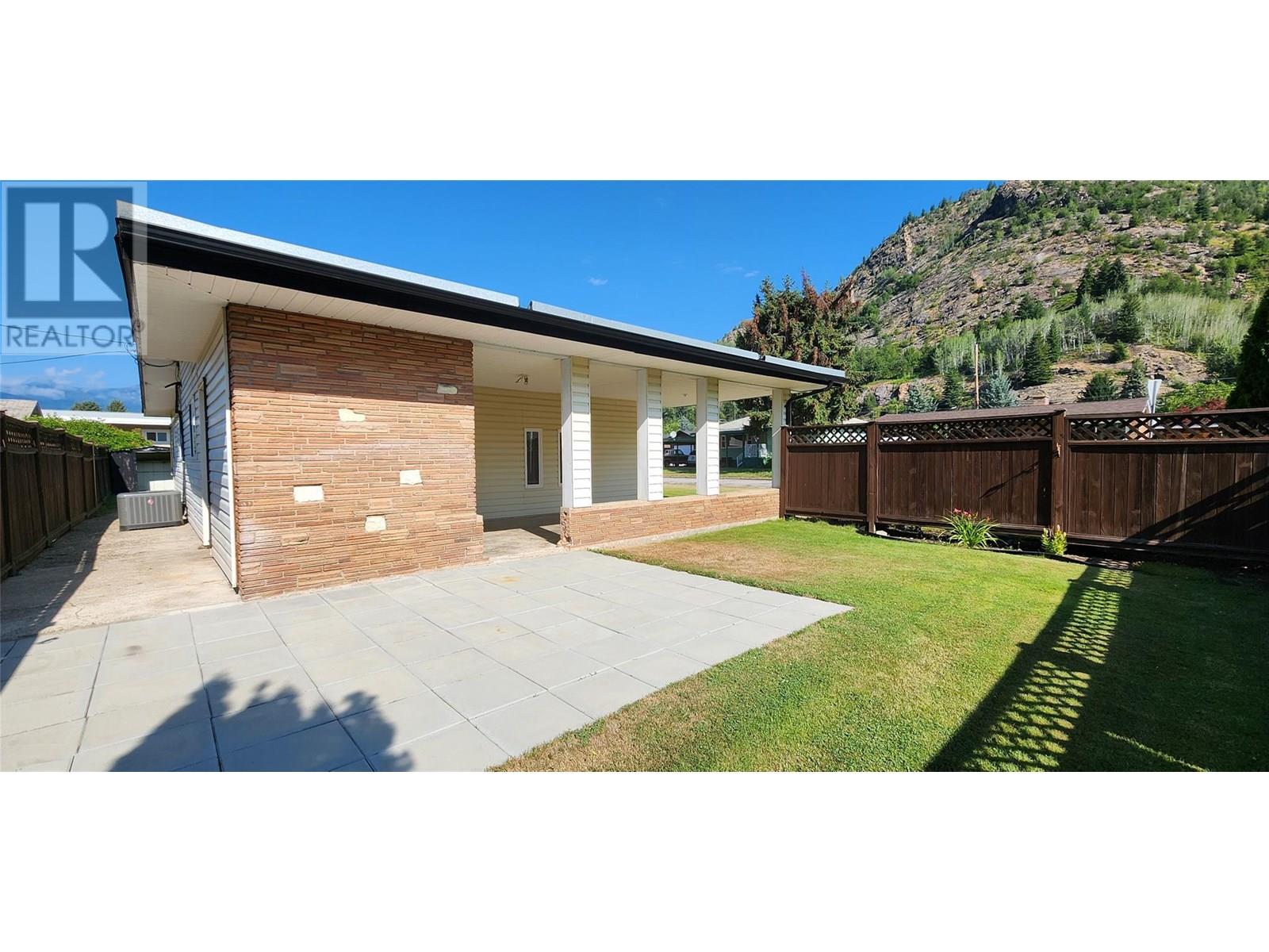 3494 Aster Drive, Trail, British Columbia  V1R 2X3 - Photo 5 - 10356971