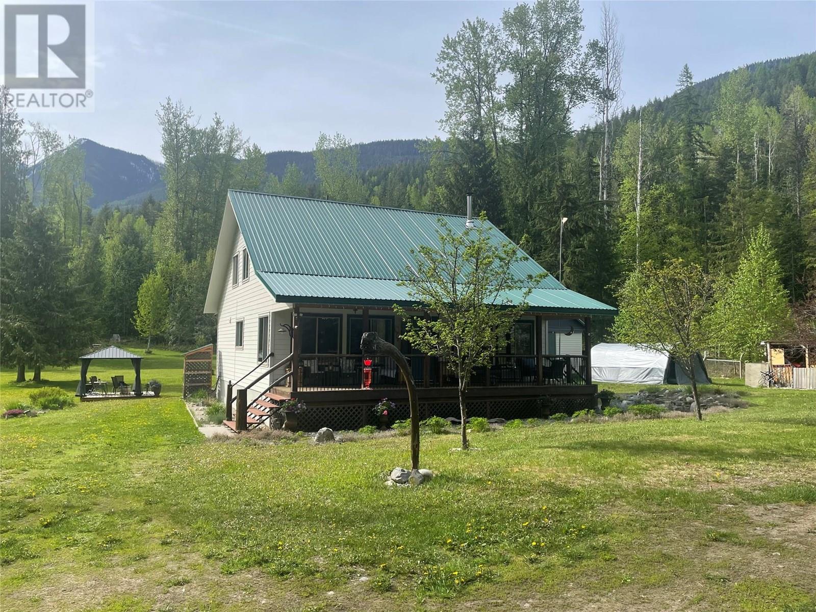 153 Wildwood Road, Summit Lake, British Columbia  V0G 1R1 - Photo 1 - 10357178