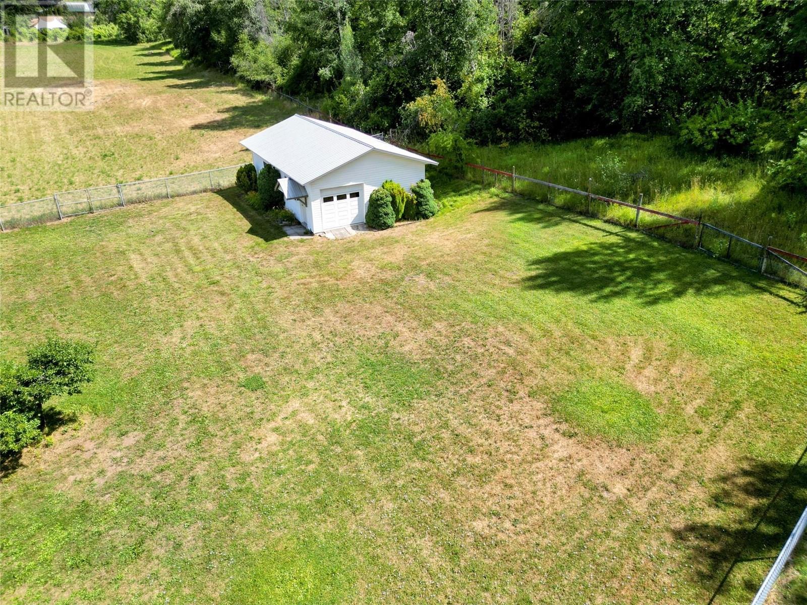 9480 Station Road, Trail, British Columbia  V1R 4W6 - Photo 10 - 10357326