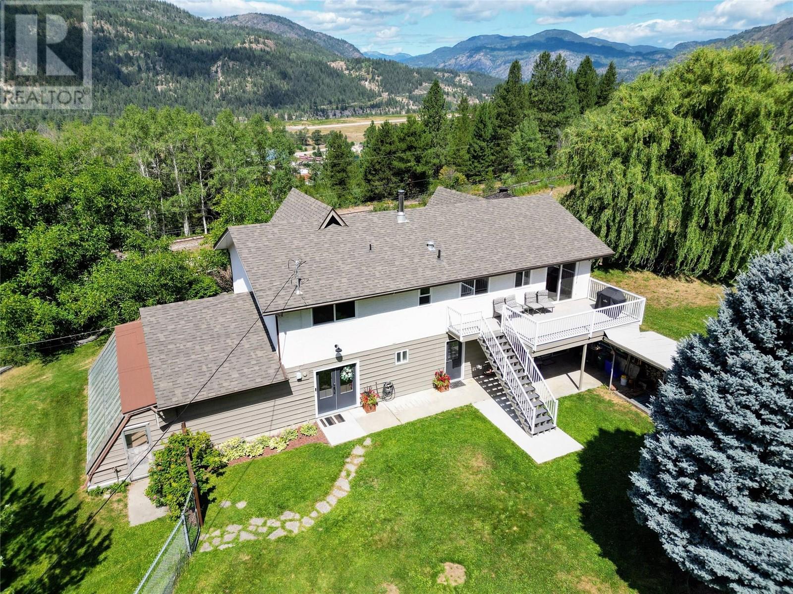 9480 Station Road, Trail, British Columbia  V1R 4W6 - Photo 11 - 10357326