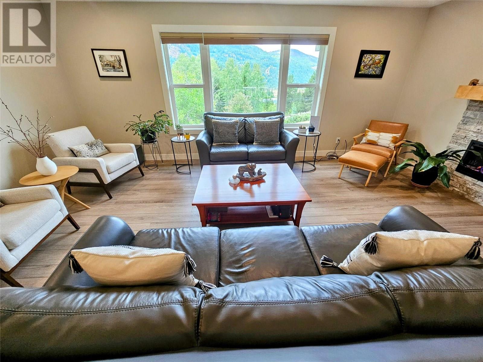 9480 Station Road, Trail, British Columbia  V1R 4W6 - Photo 13 - 10357326