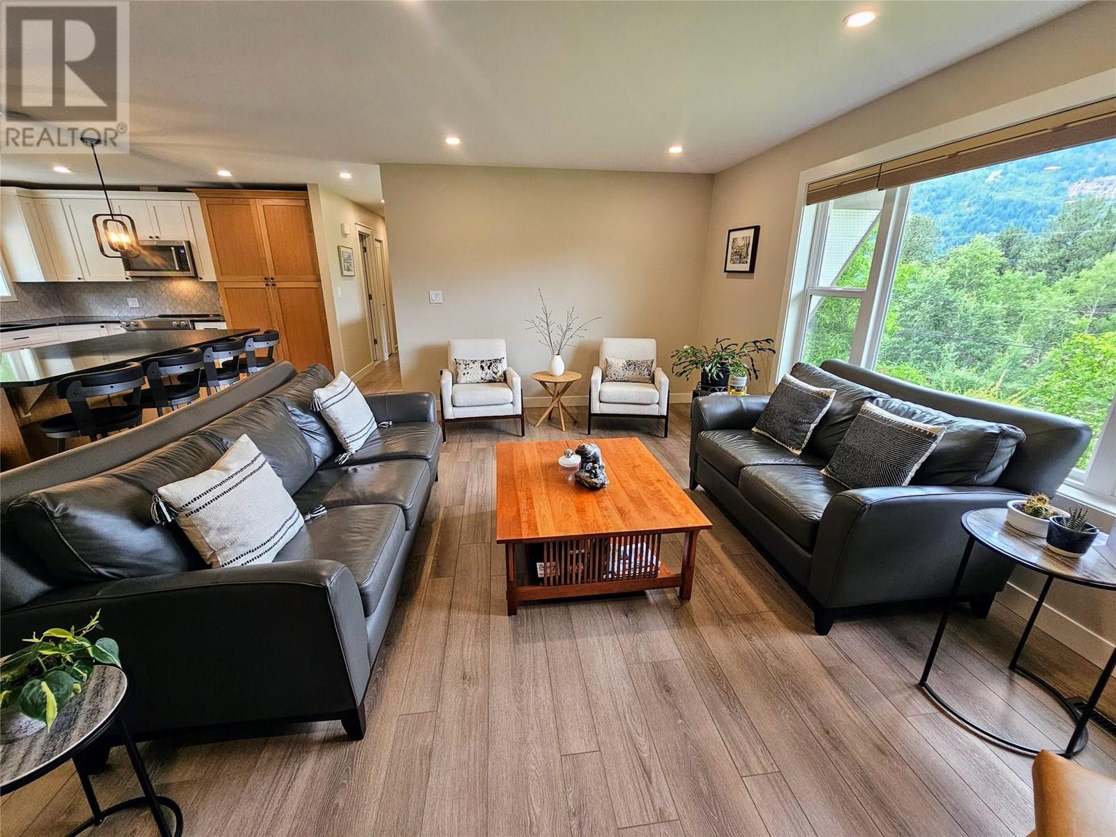 9480 Station Road, Trail, British Columbia  V1R 4W6 - Photo 14 - 10357326