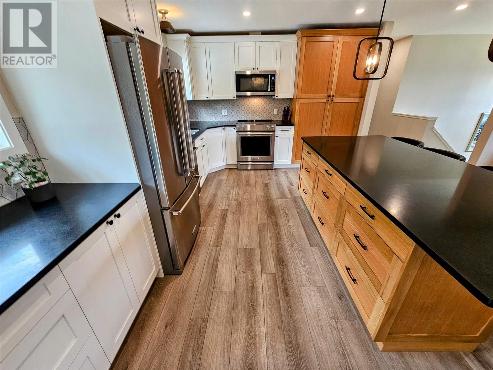 9480 Station Road, Trail, British Columbia  V1R 4W6 - Photo 16 - 10357326