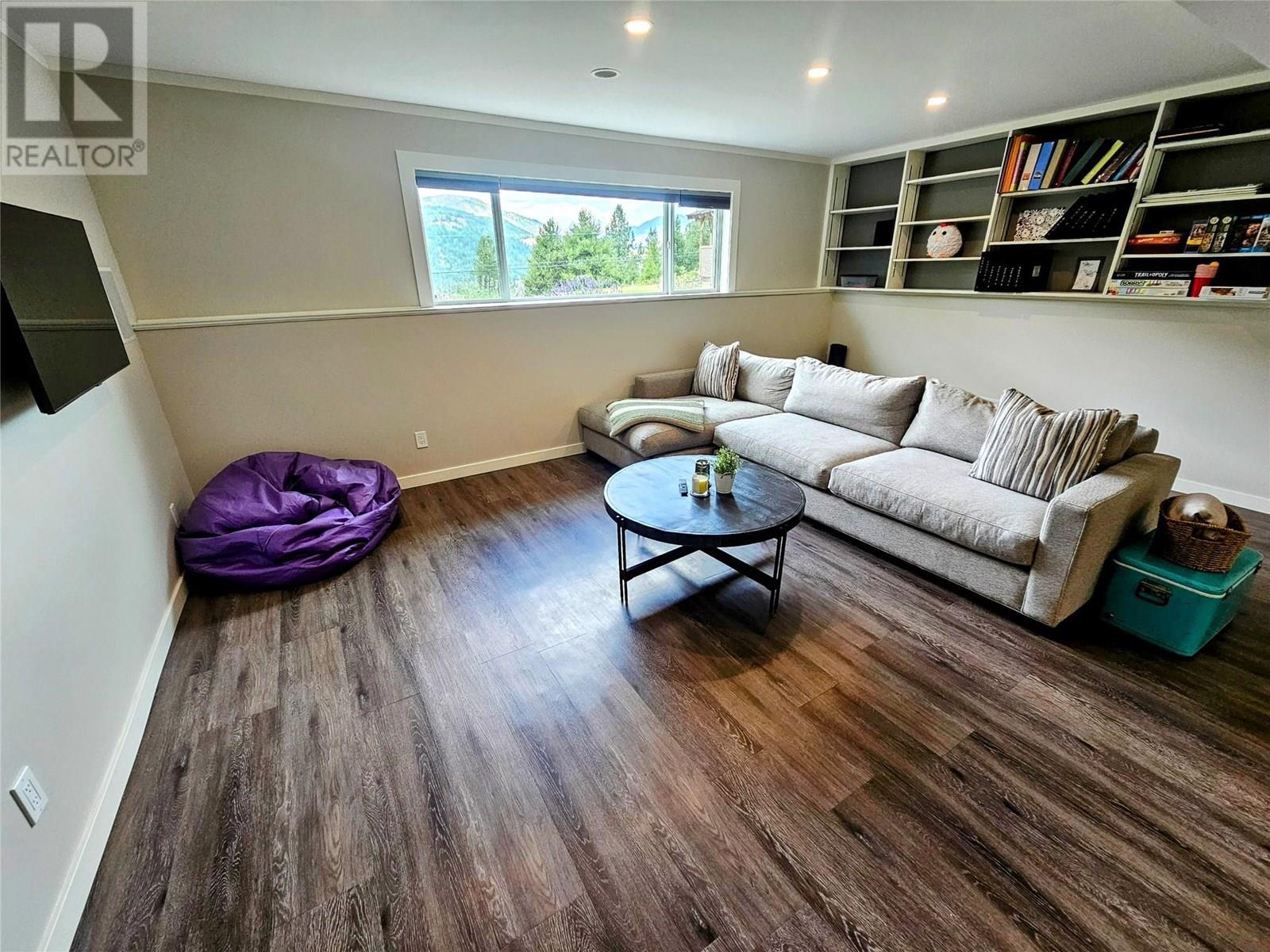 9480 Station Road, Trail, British Columbia  V1R 4W6 - Photo 32 - 10357326