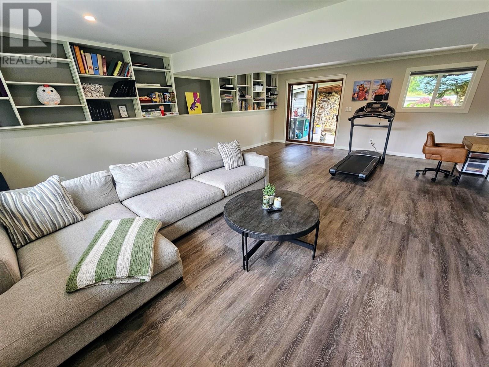 9480 Station Road, Trail, British Columbia  V1R 4W6 - Photo 33 - 10357326