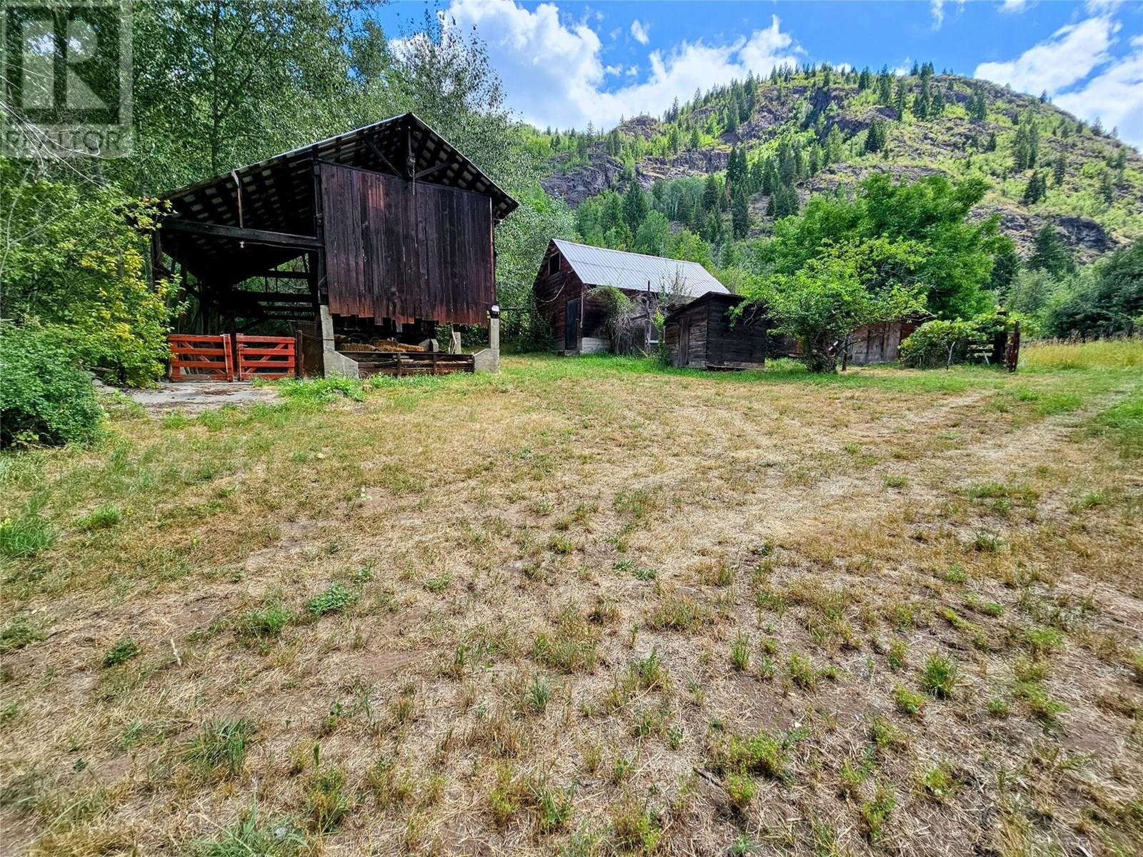 9480 Station Road, Trail, British Columbia  V1R 4W6 - Photo 49 - 10357326