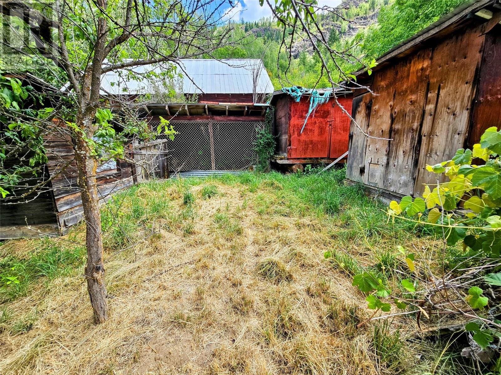 9480 Station Road, Trail, British Columbia  V1R 4W6 - Photo 50 - 10357326