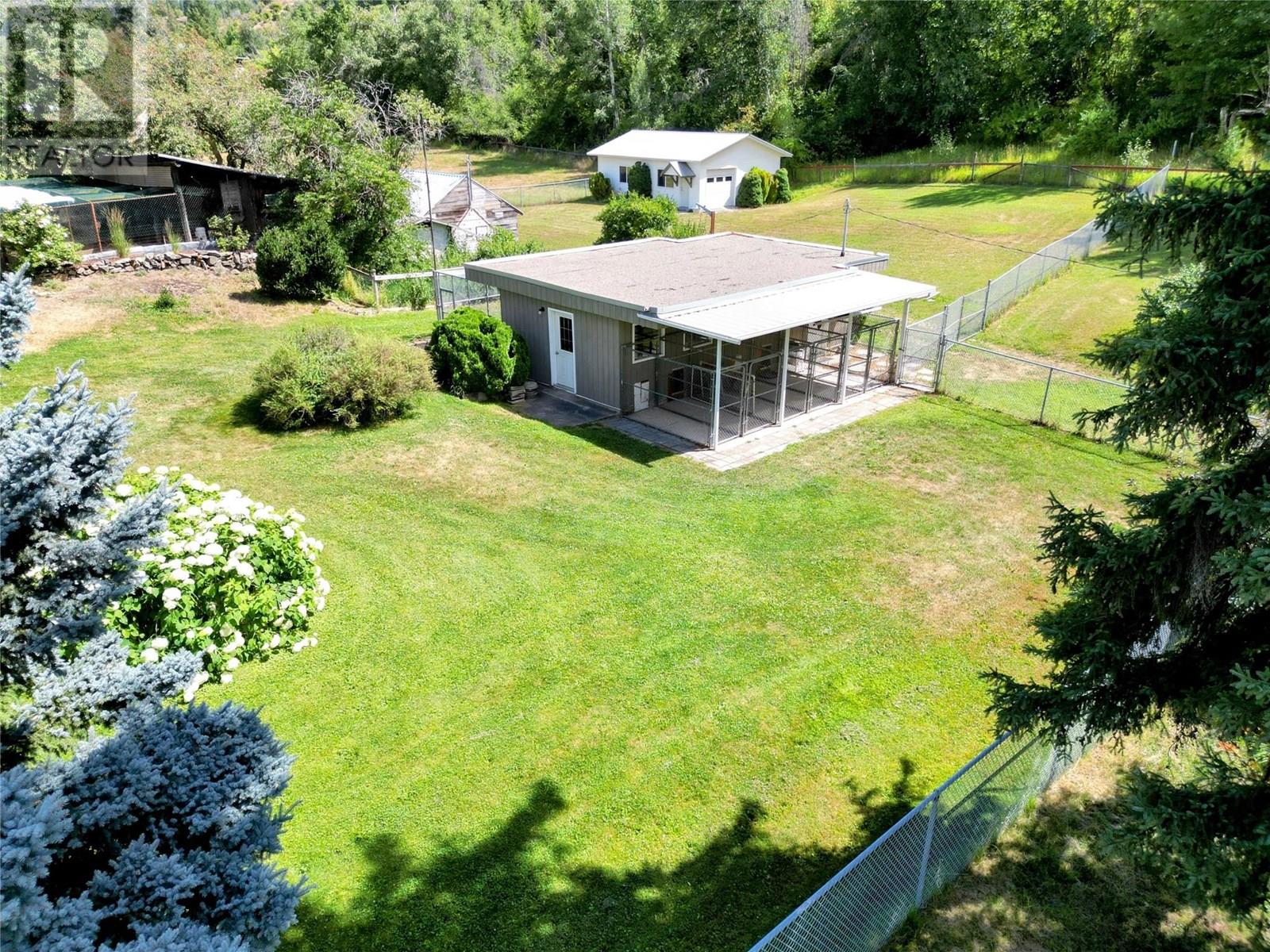 9480 Station Road, Trail, British Columbia  V1R 4W6 - Photo 6 - 10357326
