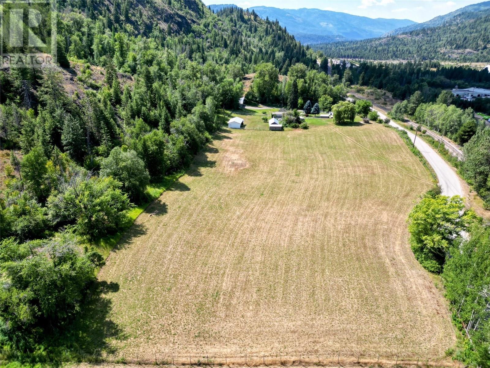 9480 Station Road, Trail, British Columbia  V1R 4W6 - Photo 60 - 10357326