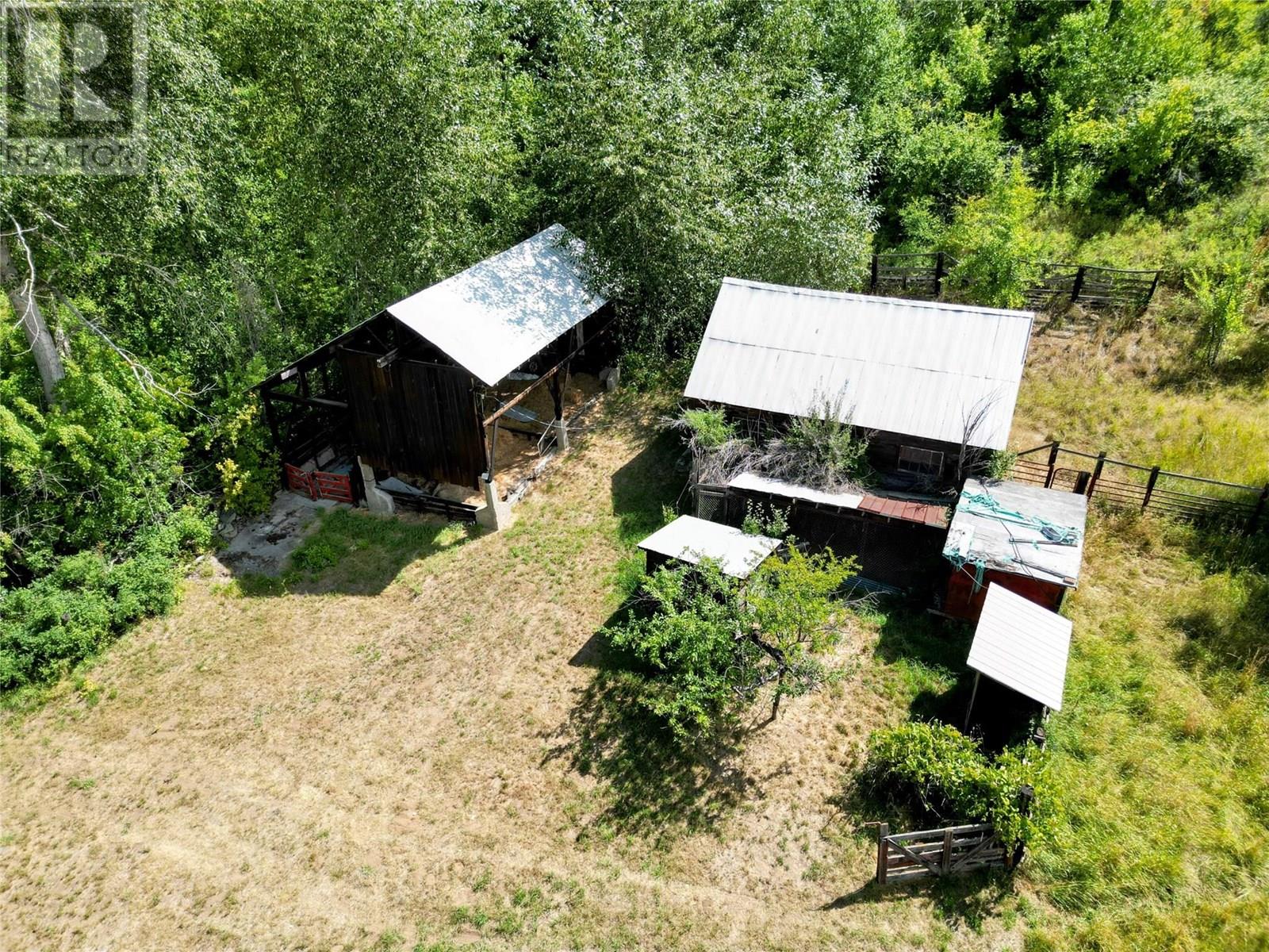 9480 Station Road, Trail, British Columbia  V1R 4W6 - Photo 7 - 10357326
