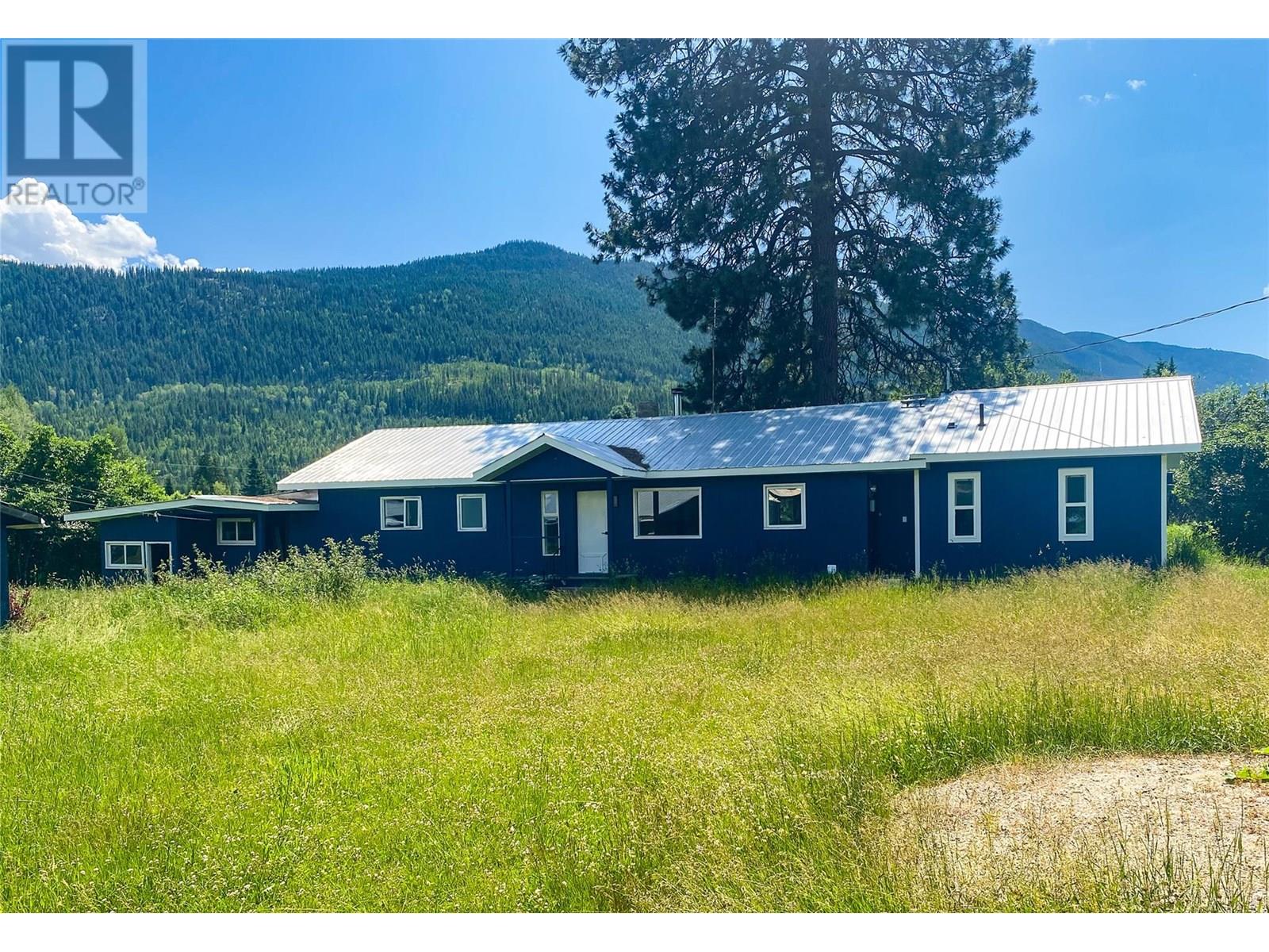 3464 Krestova Crescent, Krestova, British Columbia  V0G 1H2 - Photo 1 - 10357340