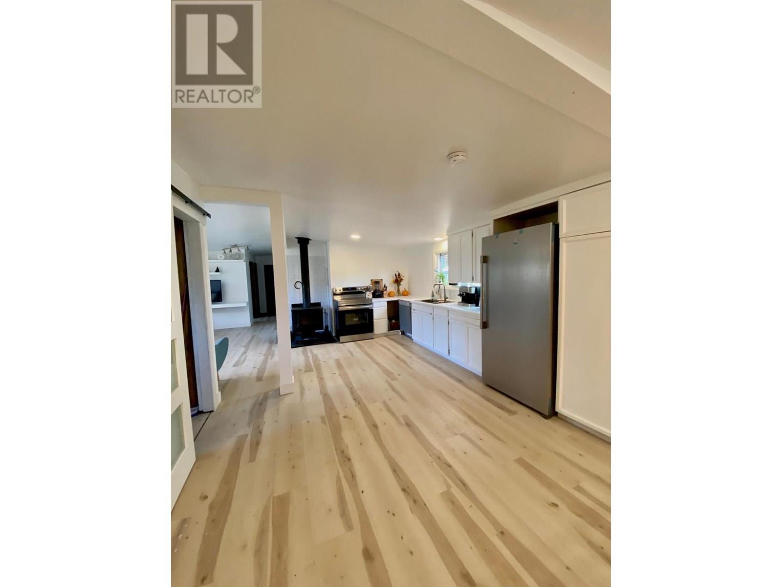 3464 Krestova Crescent, Krestova, British Columbia  V0G 1H2 - Photo 7 - 10357340