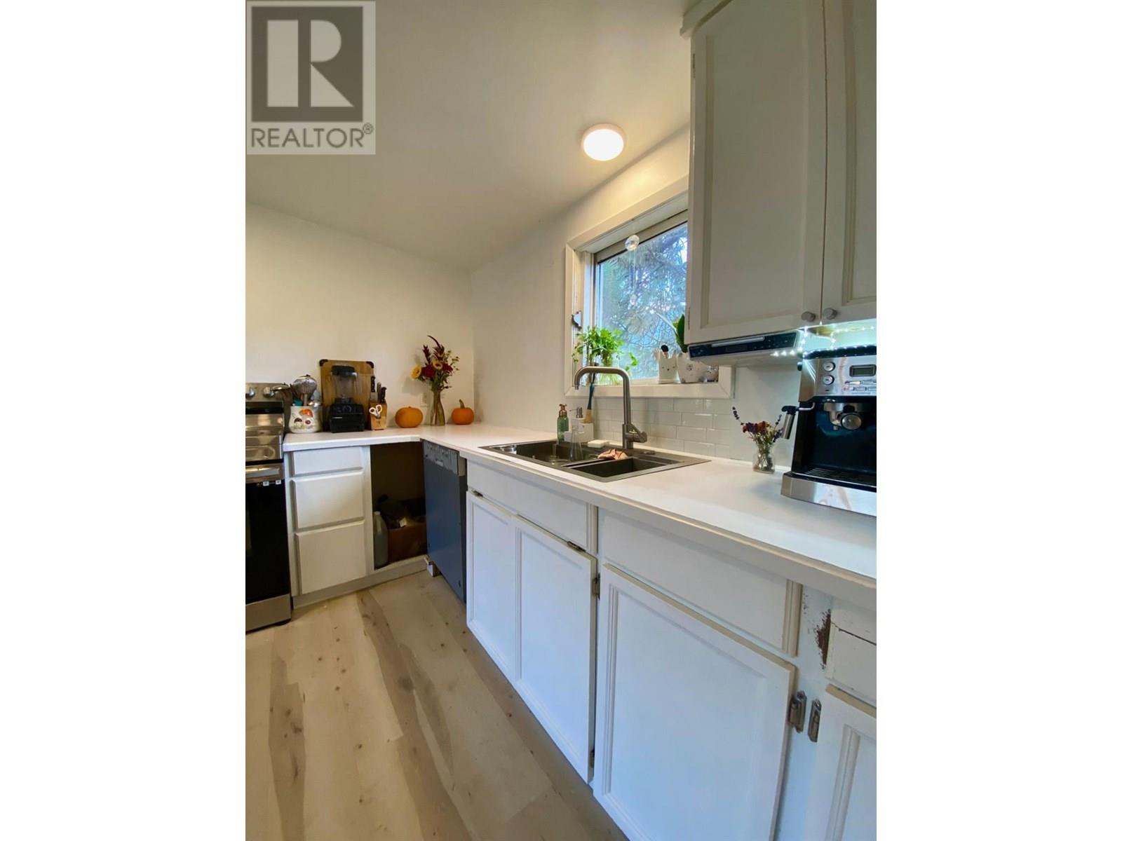 3464 Krestova Crescent, Krestova, British Columbia  V0G 1H2 - Photo 9 - 10357340