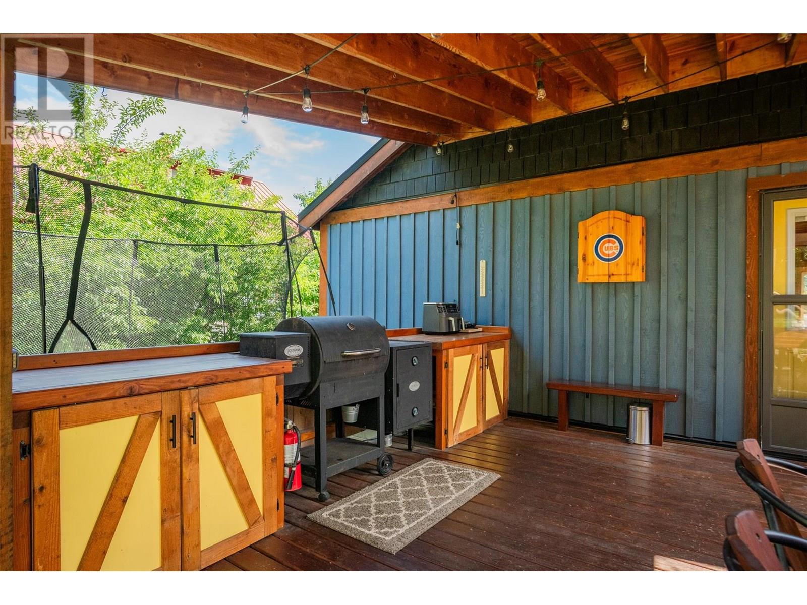 1954 Thompson Avenue, Rossland, British Columbia  V0G 1Y0 - Photo 11 - 10356106