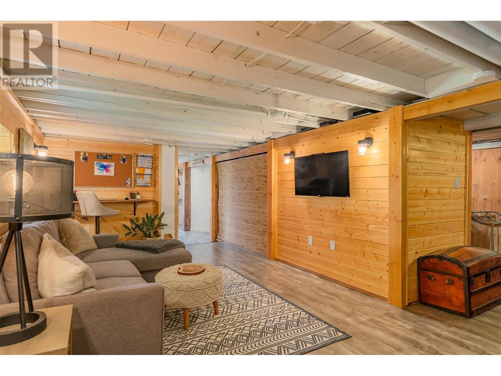 1954 Thompson Avenue, Rossland, British Columbia  V0G 1Y0 - Photo 16 - 10356106