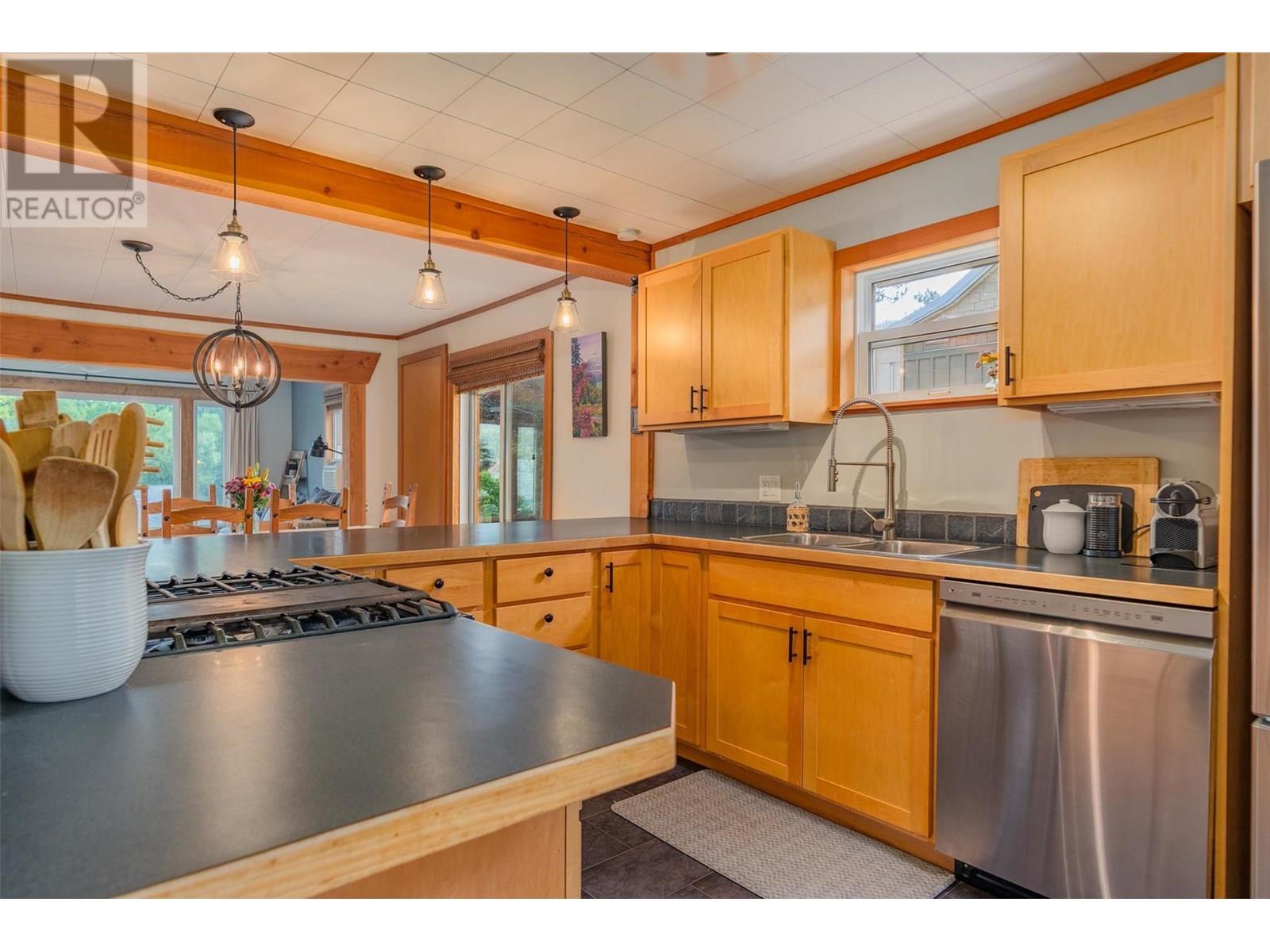 1954 Thompson Avenue, Rossland, British Columbia  V0G 1Y0 - Photo 28 - 10356106