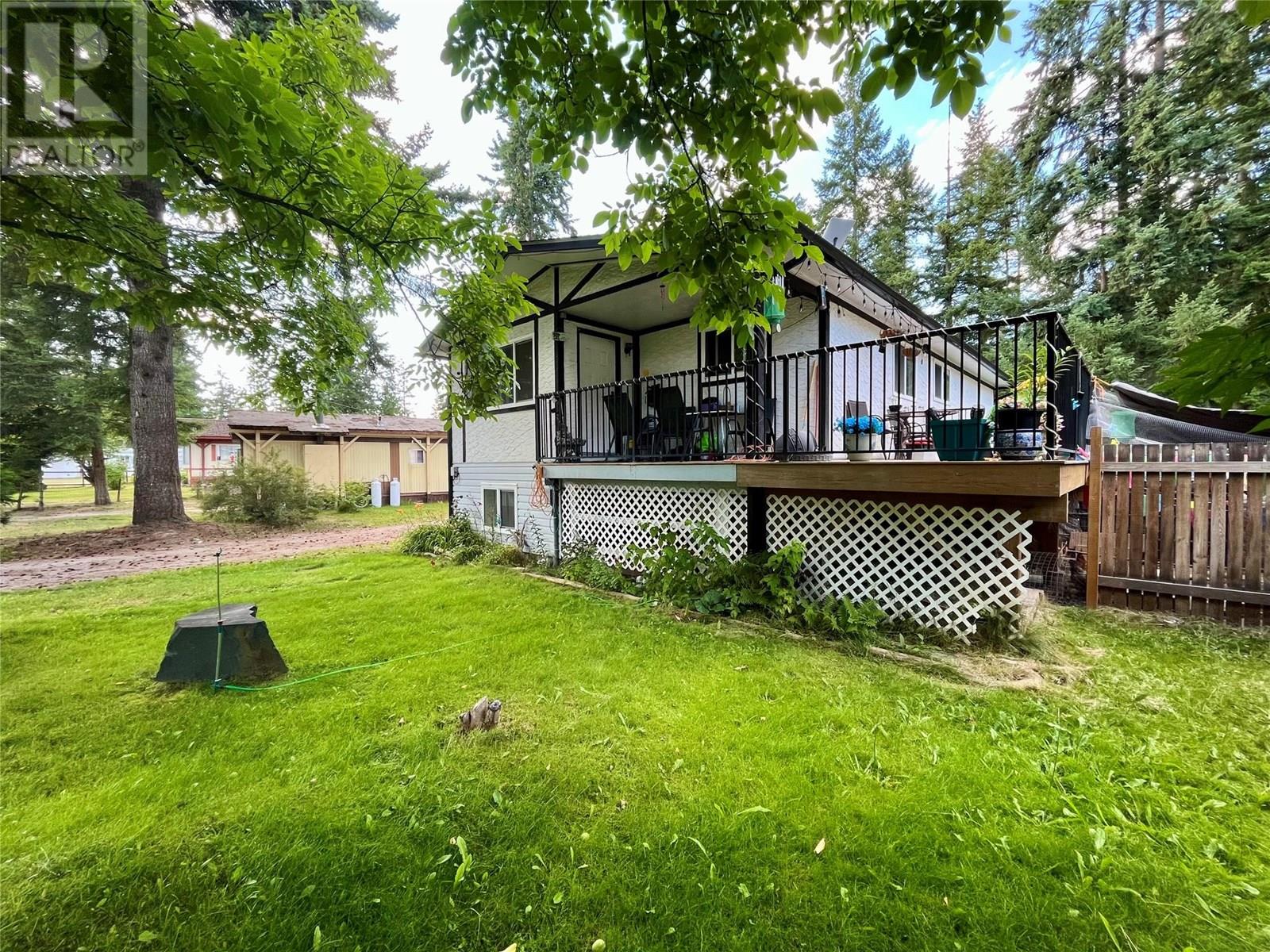 850 Columbia Crescent, Nakusp, British Columbia  V0G 1R0 - Photo 2 - 10357392