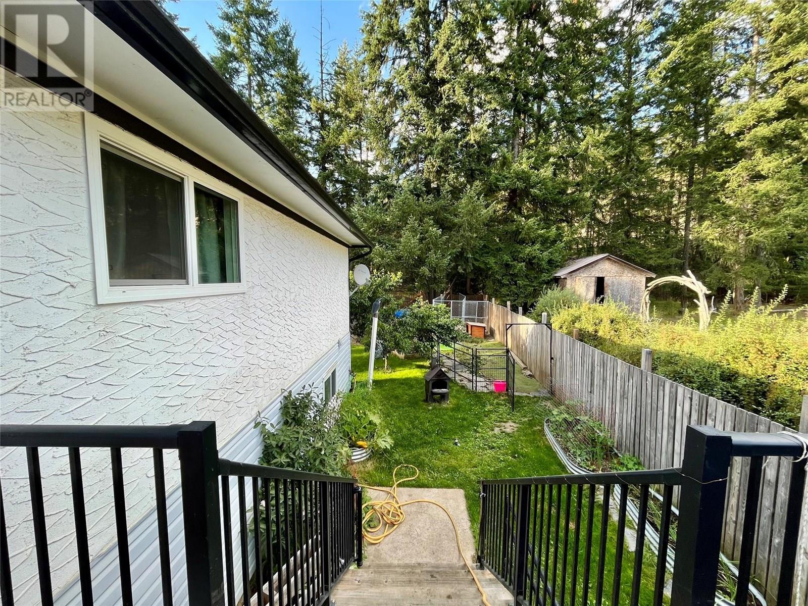 850 Columbia Crescent, Nakusp, British Columbia  V0G 1R0 - Photo 36 - 10357392