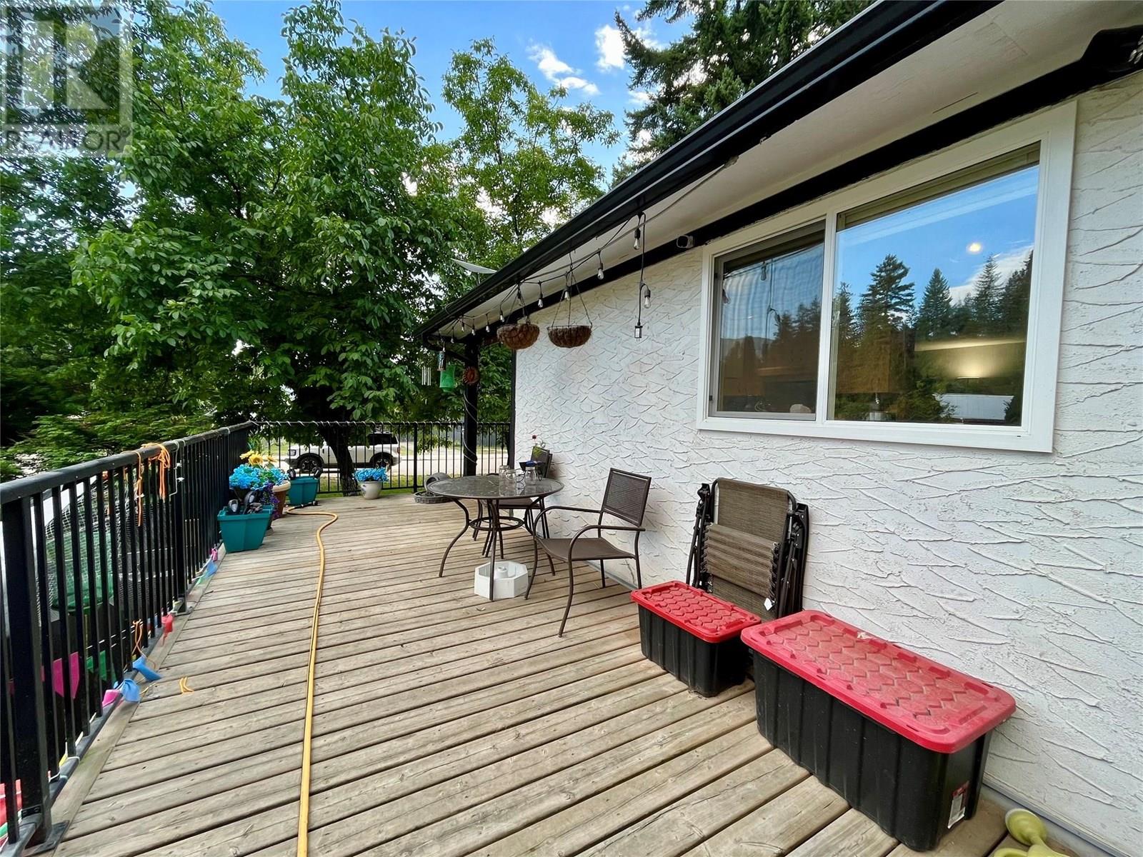 850 Columbia Crescent, Nakusp, British Columbia  V0G 1R0 - Photo 37 - 10357392