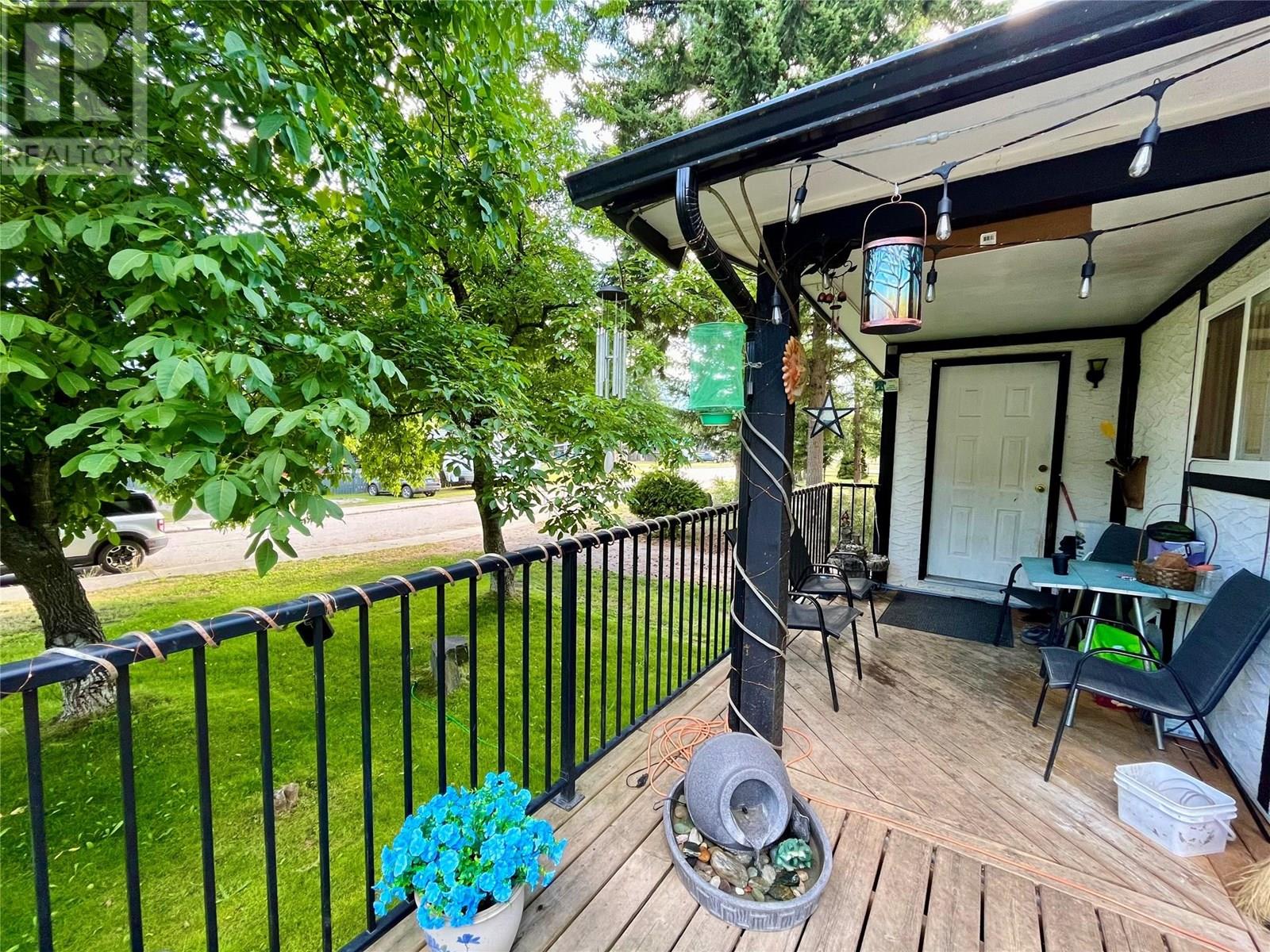 850 Columbia Crescent, Nakusp, British Columbia  V0G 1R0 - Photo 39 - 10357392