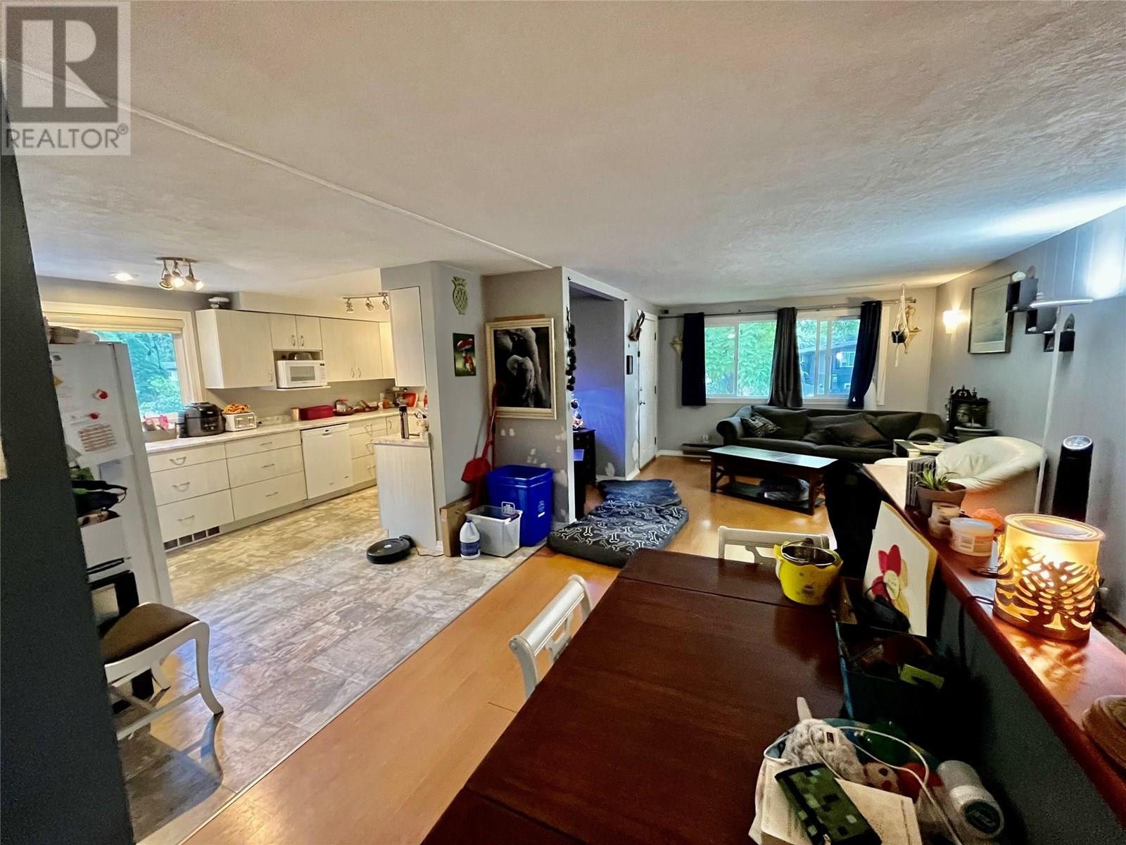 850 Columbia Crescent, Nakusp, British Columbia  V0G 1R0 - Photo 9 - 10357392