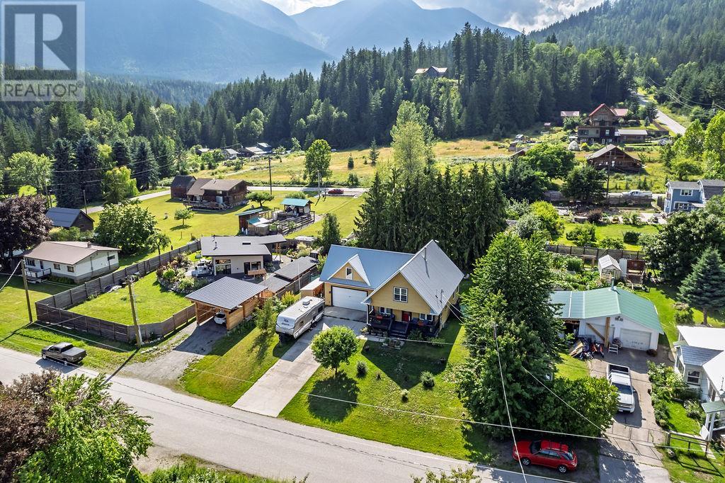 609 Craft Street, Kaslo, British Columbia  V0G 1M0 - Photo 1 - 10357162