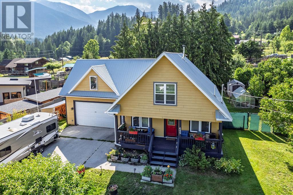 609 Craft Street, Kaslo, British Columbia  V0G 1M0 - Photo 2 - 10357162