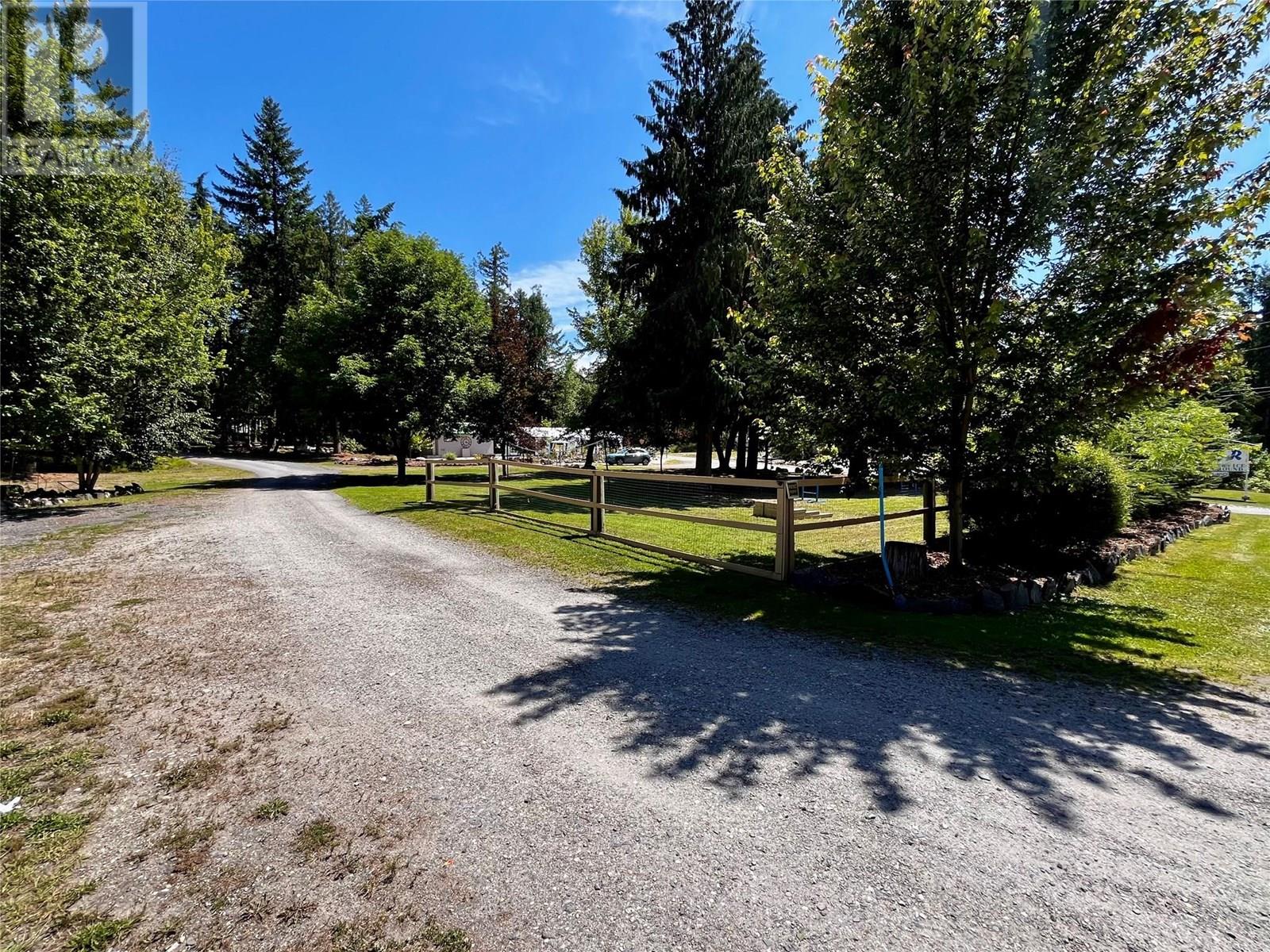 1701 Highway 23 Highway, Nakusp, British Columbia  V0G 1R0 - Photo 3 - 10356699