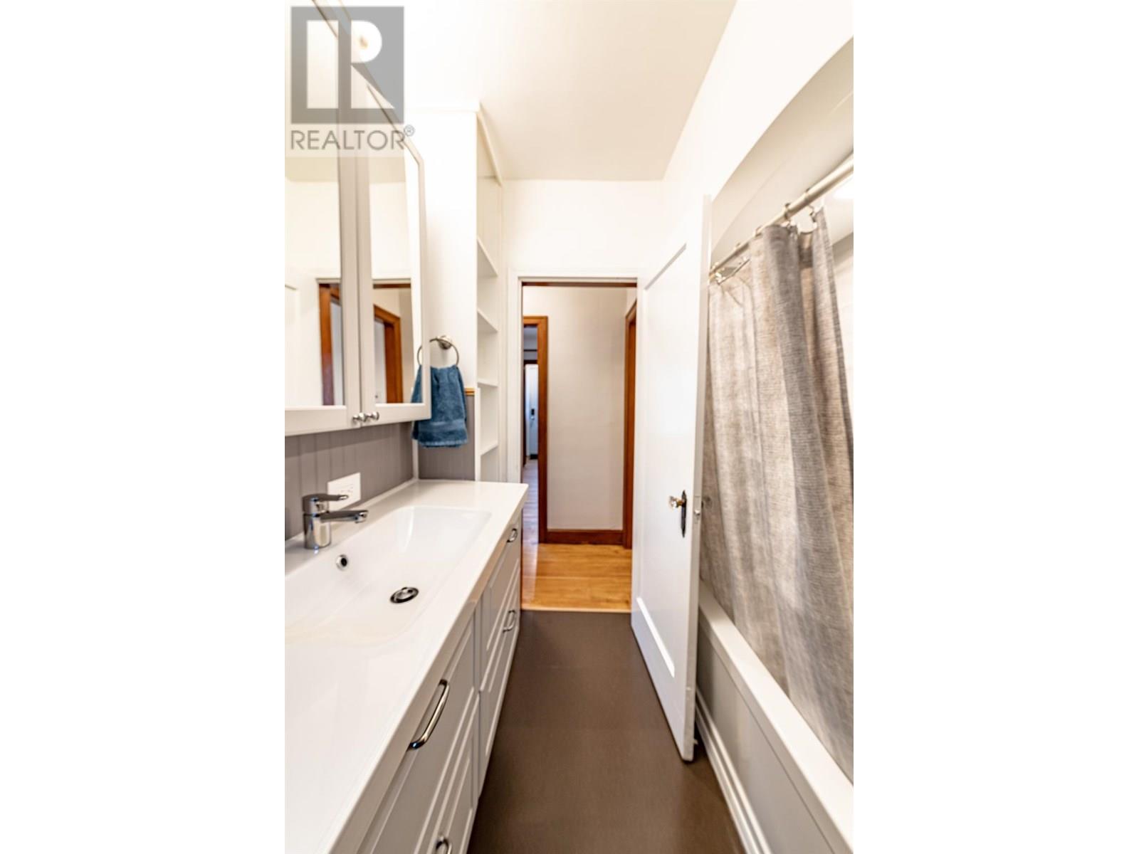 1237 Columbia Avenue, Trail, British Columbia  V1R 1J3 - Photo 15 - 10357288